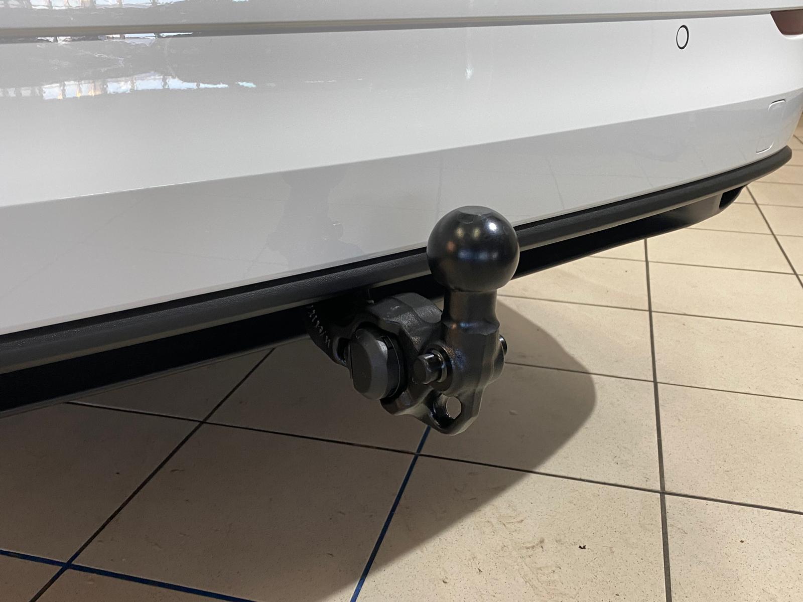VW Golf Variant 1.5 eTSI mHEV Life DSG-image-4