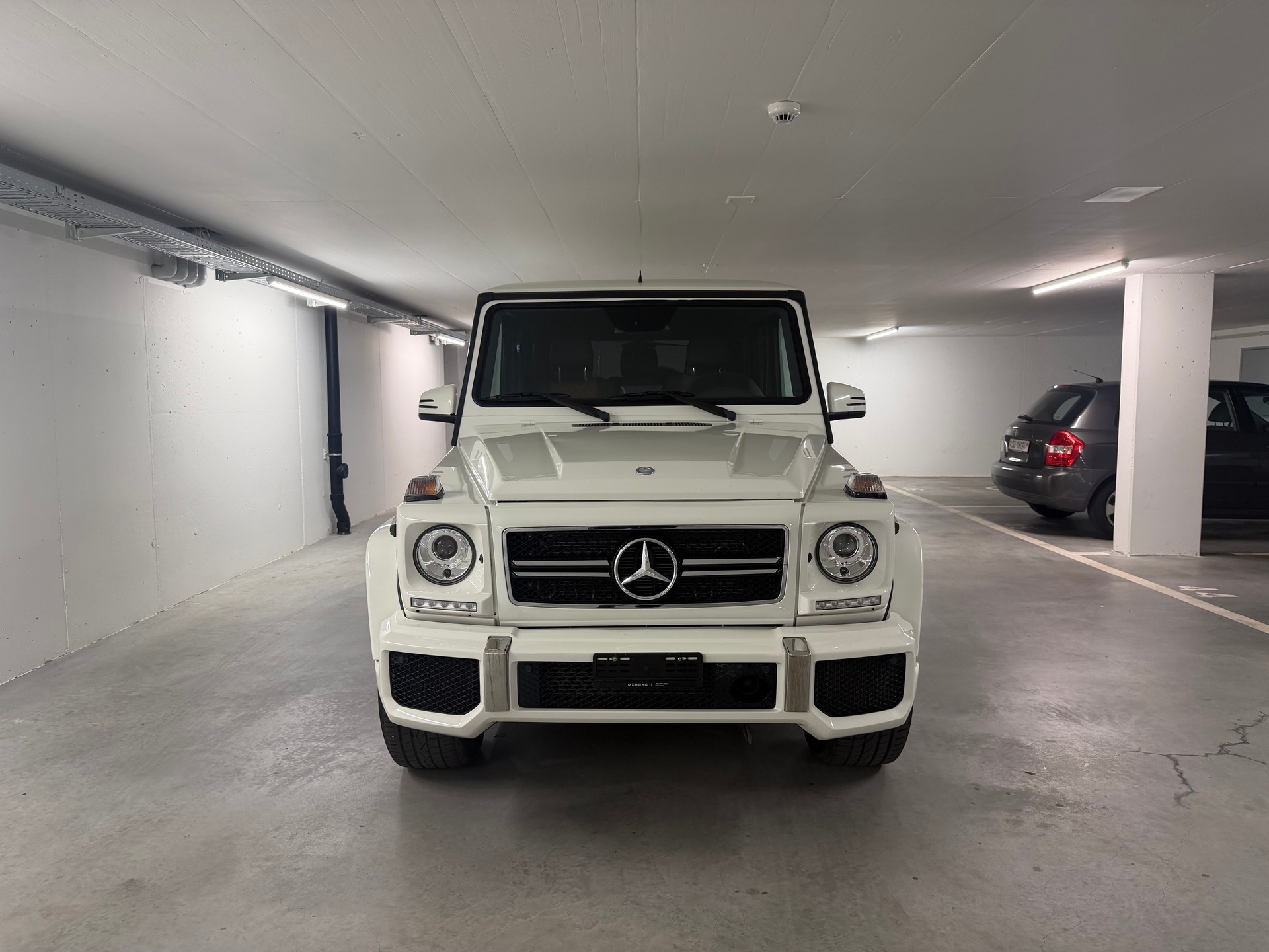 MERCEDES-BENZ G 63 AMG-showroom-element-3