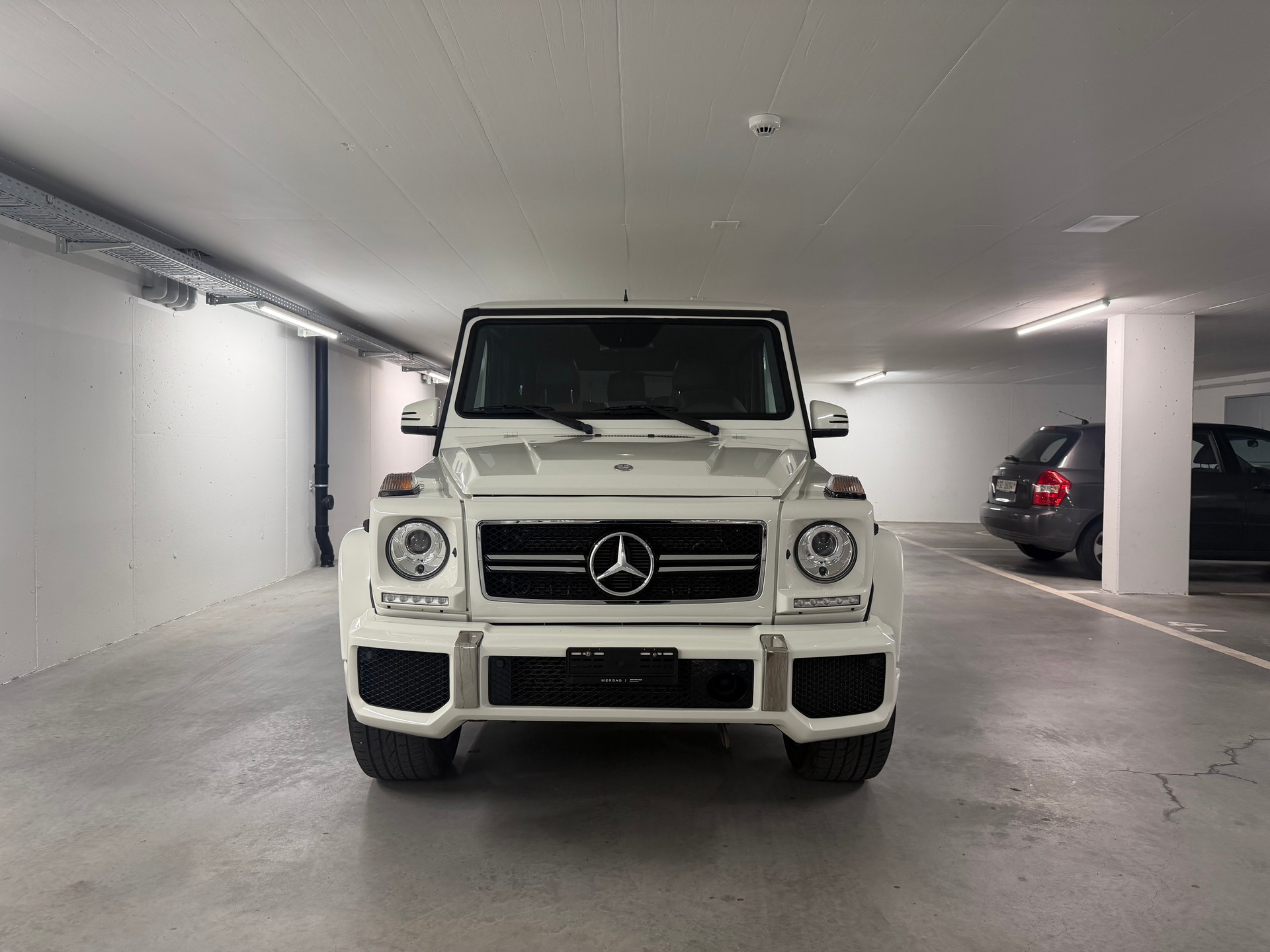 MERCEDES-BENZ G 63 AMG-showroom-element-1