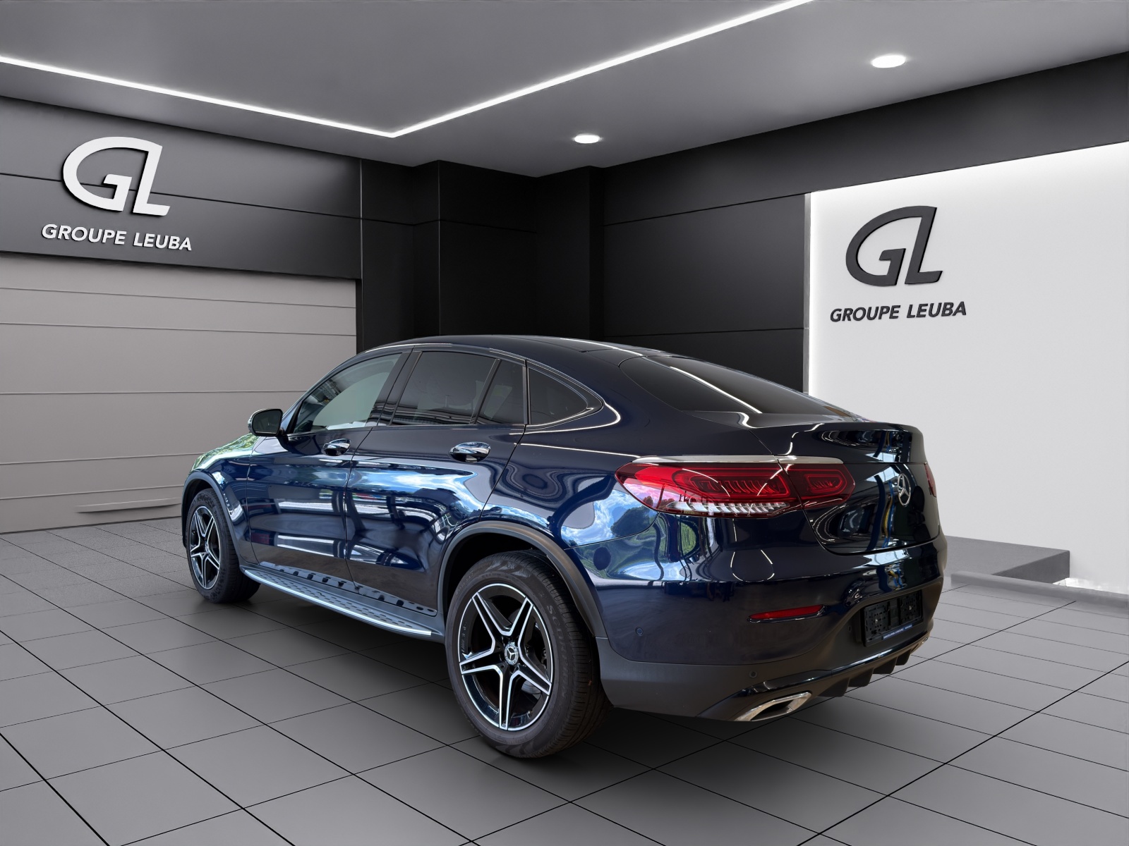 MERCEDES-BENZ GLC Coupé 300 AMG Line 4M-showroom-element-3