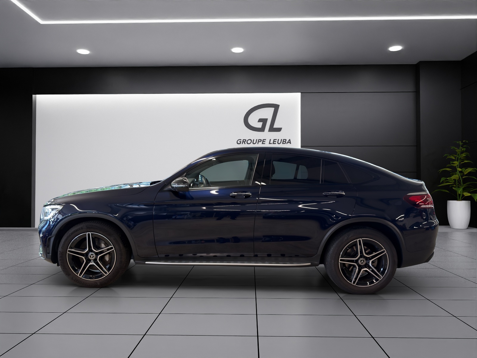 MERCEDES-BENZ GLC Coupé 300 AMG Line 4M-showroom-element-2