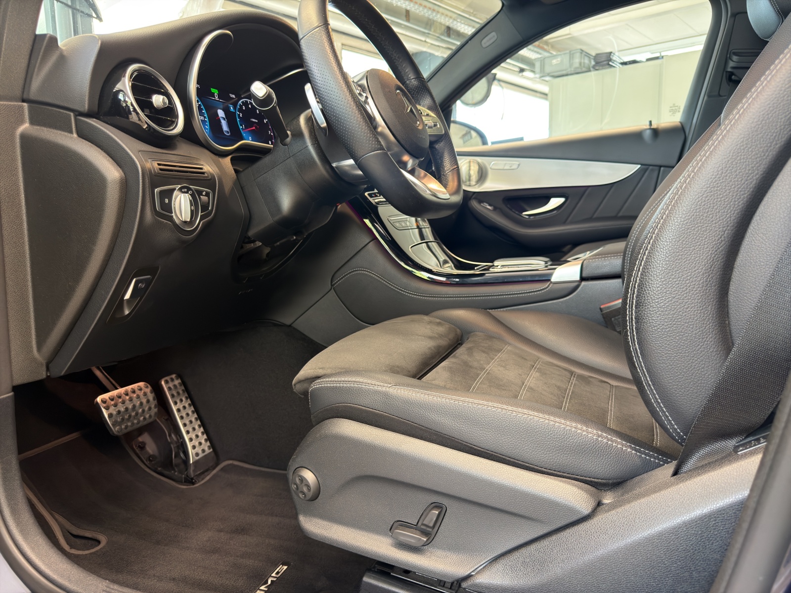 MERCEDES-BENZ GLC Coupé 300 AMG Line 4M-image-11