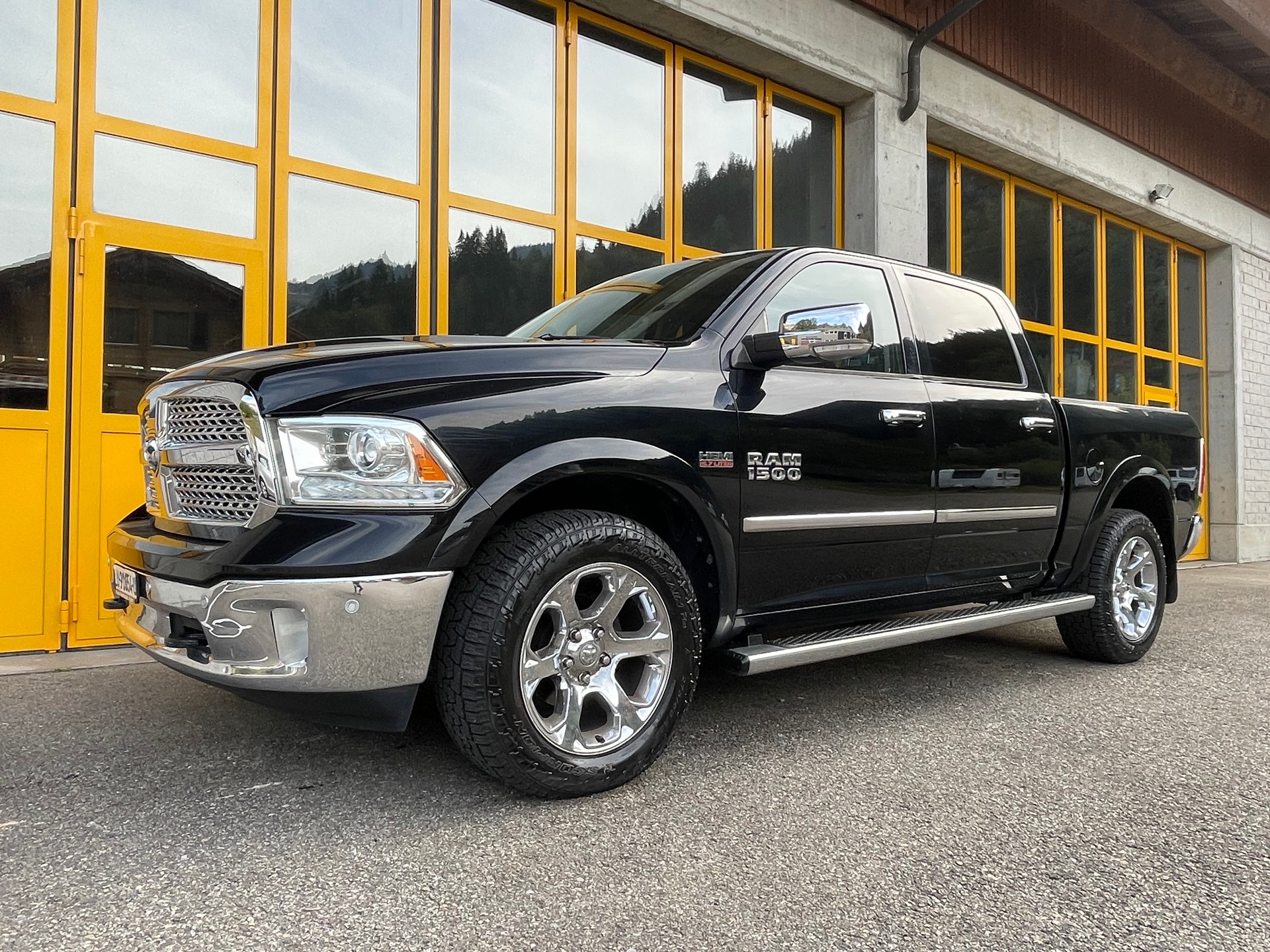 DODGE 1500 5.7 V8 Hemi Laramie 4x4