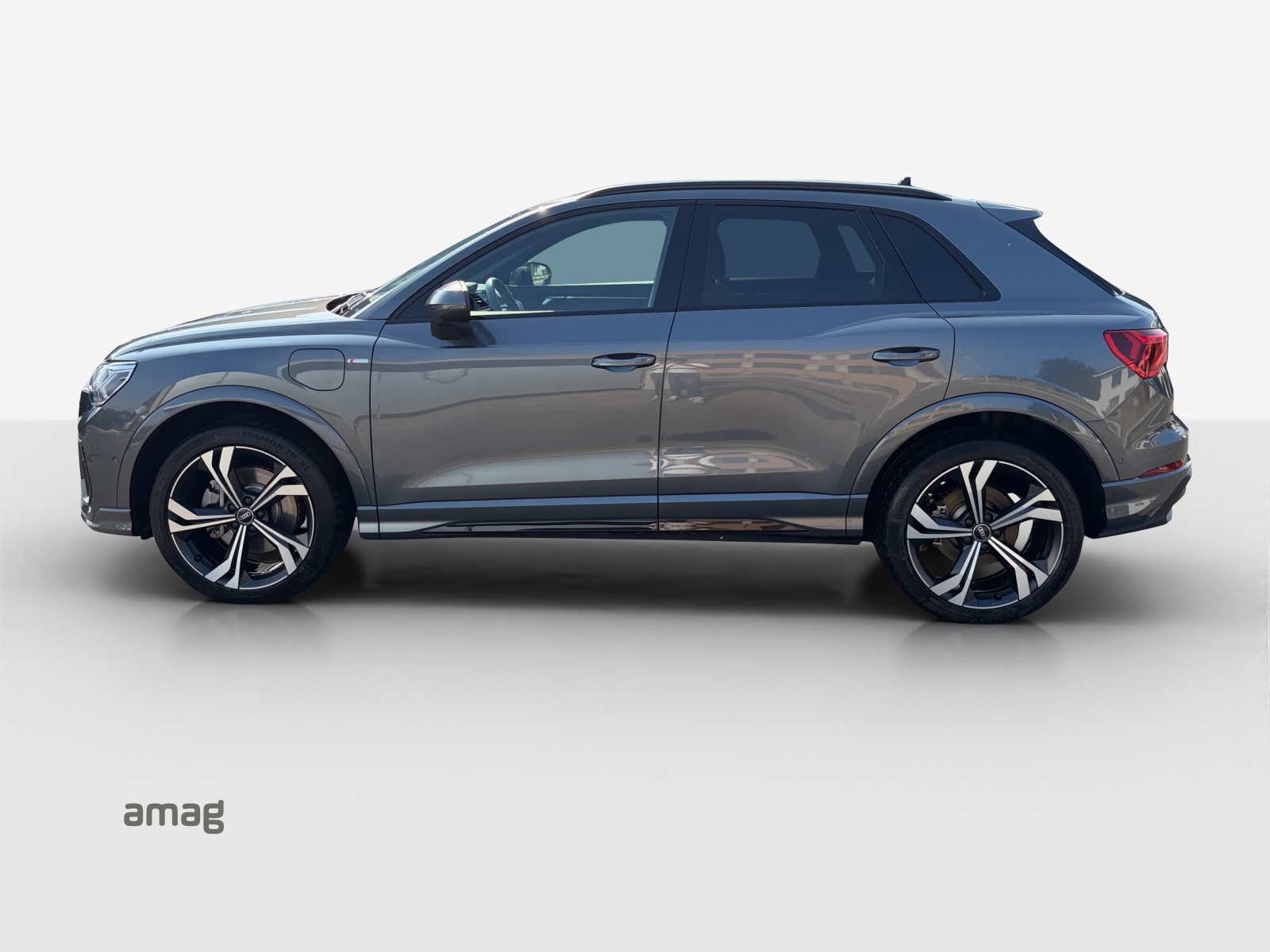 AUDI Q3 45 TFSI e S line S-tronic-showroom-element-1
