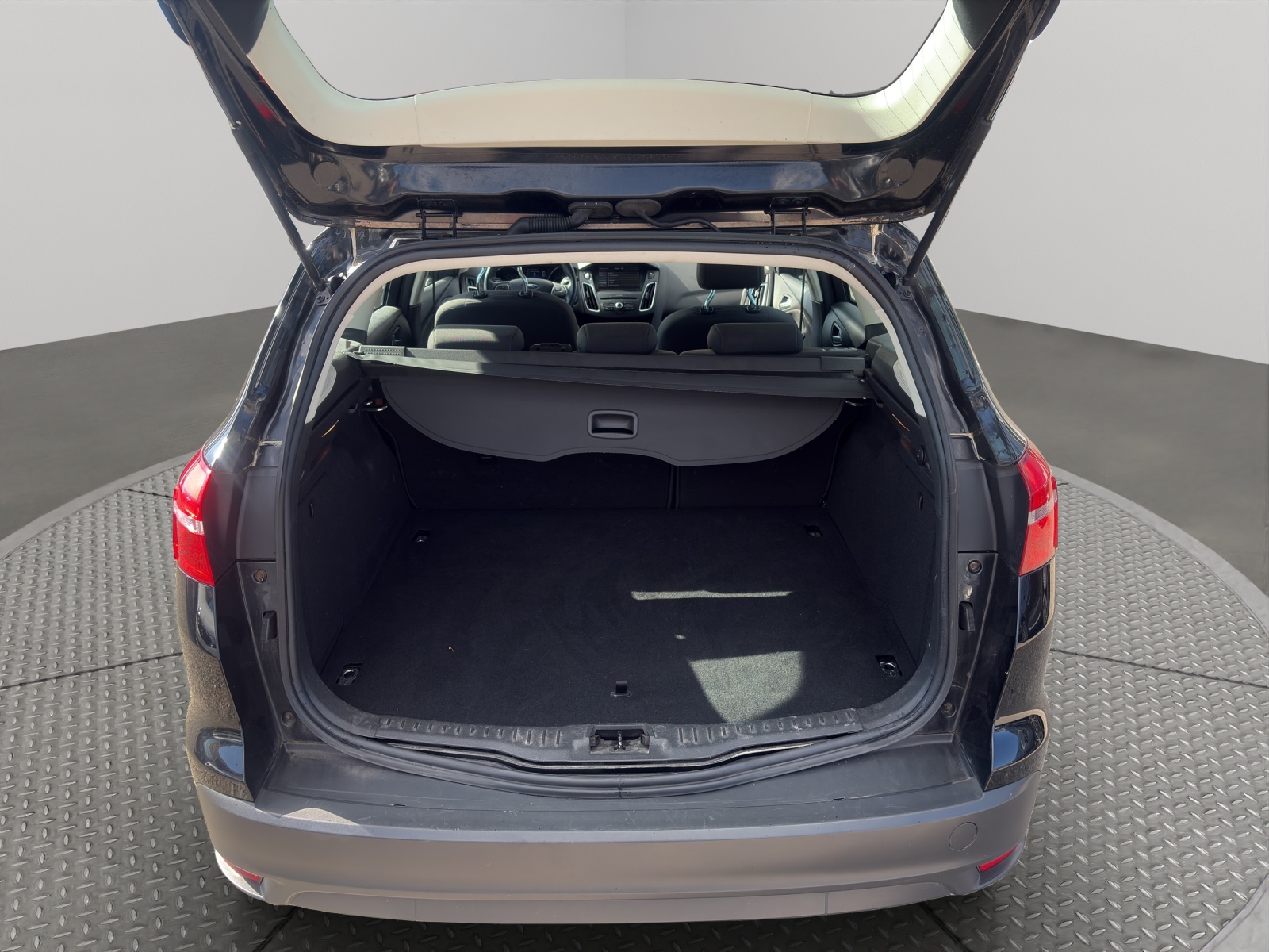 FORD Focus 1.0 SCTi Black Edition-image-17
