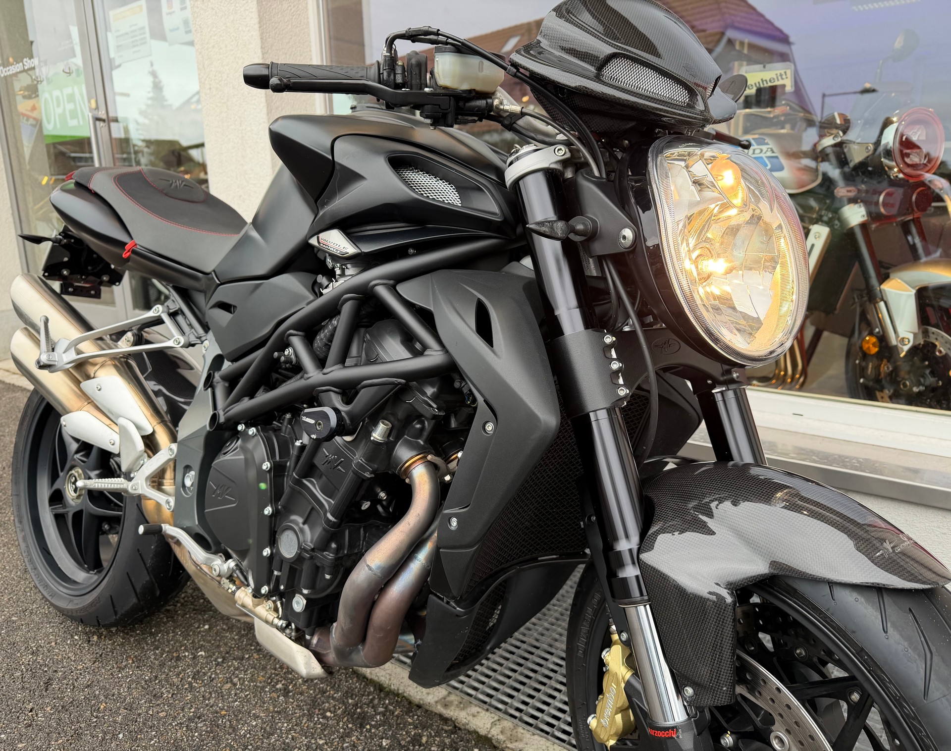 MV AGUSTA B4 Brutale 920-image-5