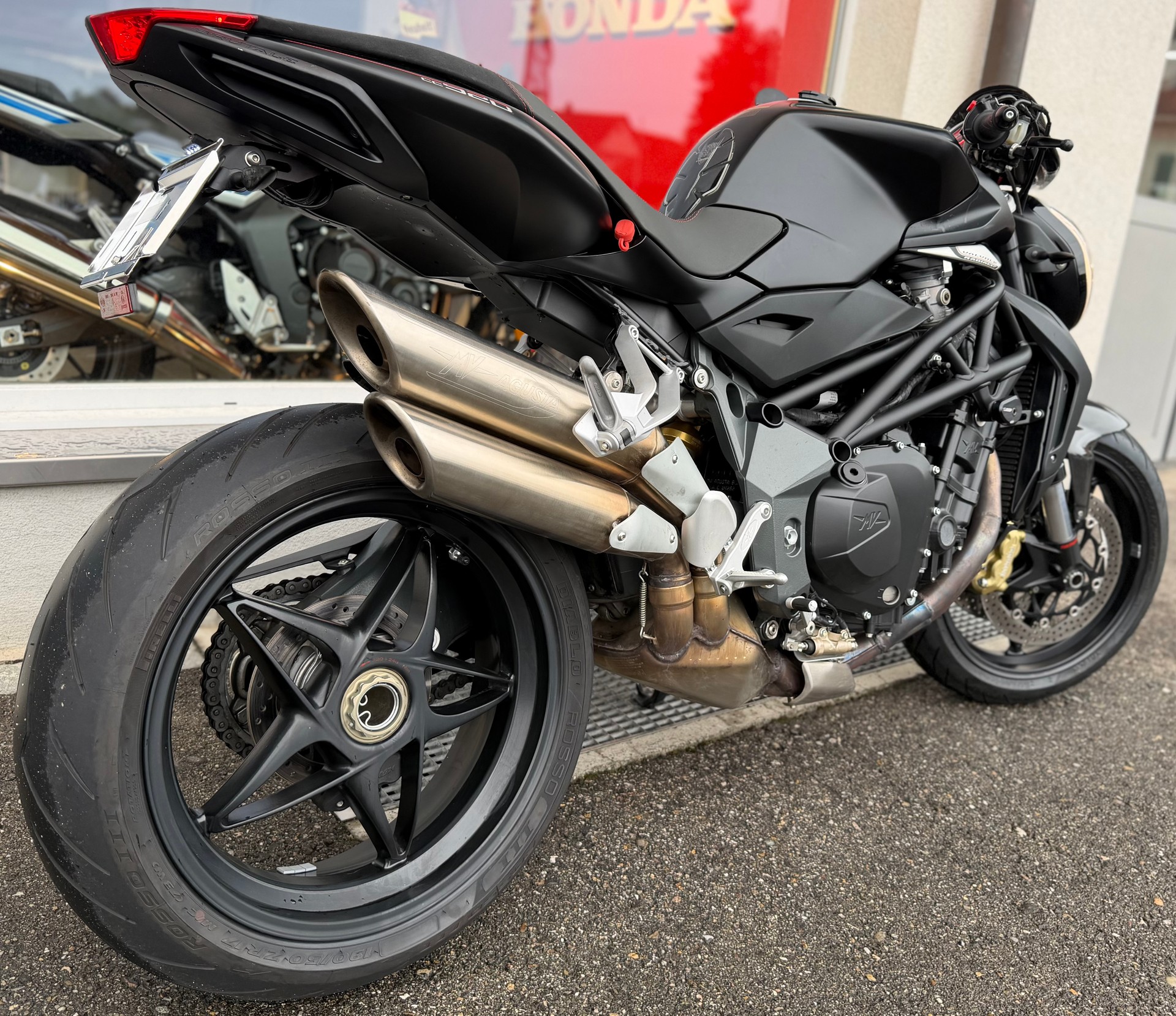 MV AGUSTA B4 Brutale 920-image-3
