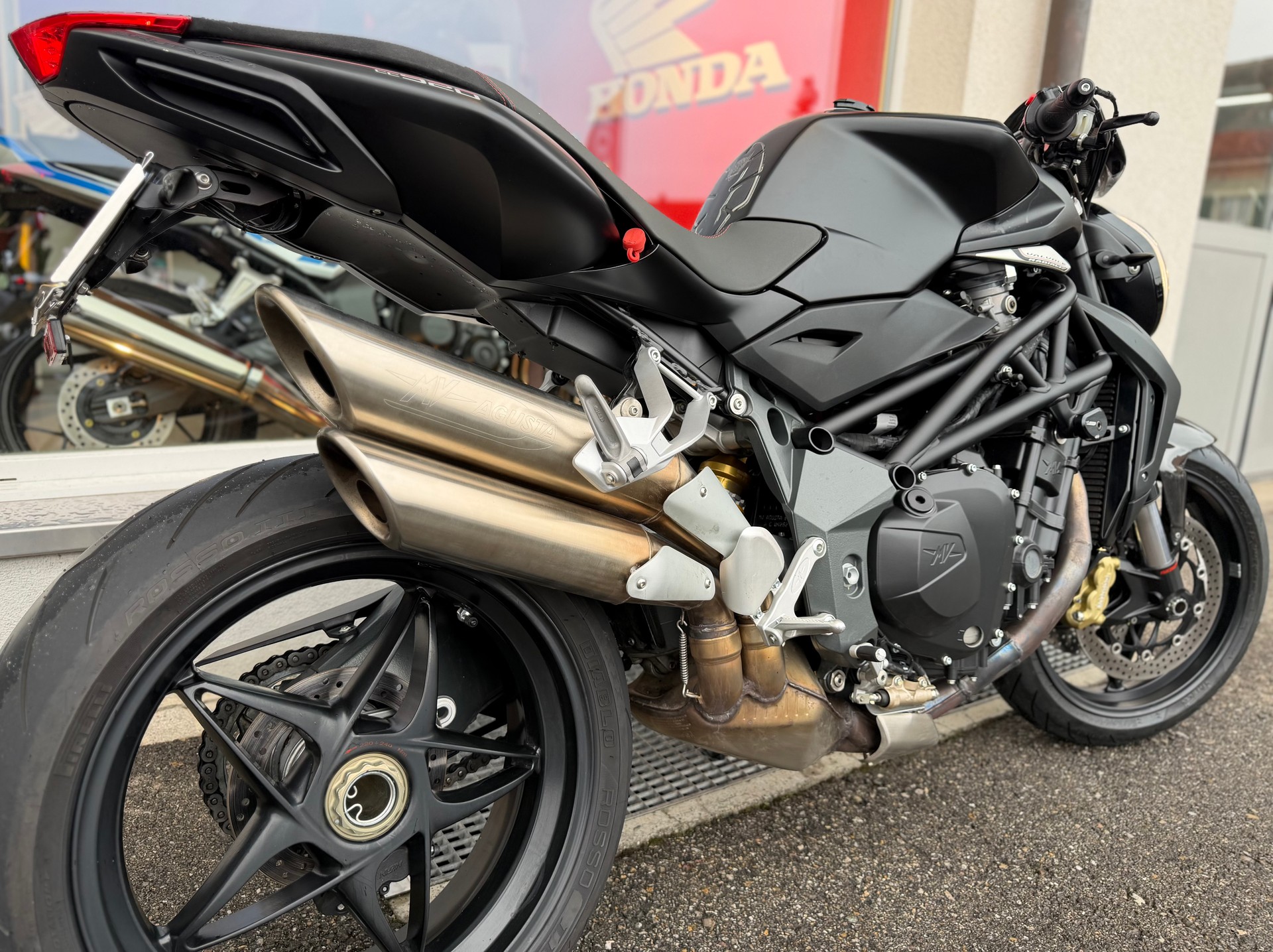 MV AGUSTA B4 Brutale 920-image-7