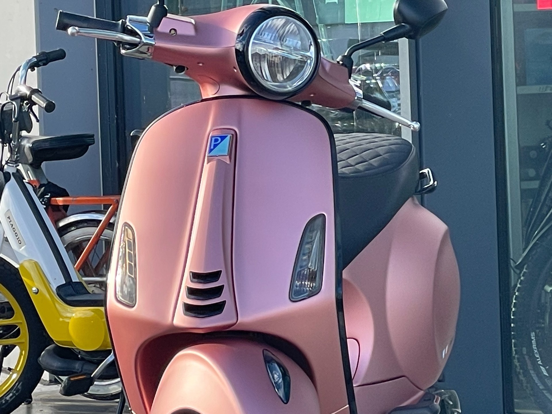 PIAGGIO Vespa 125 Primavera Sport ABS / Alt-Rosa-image-13