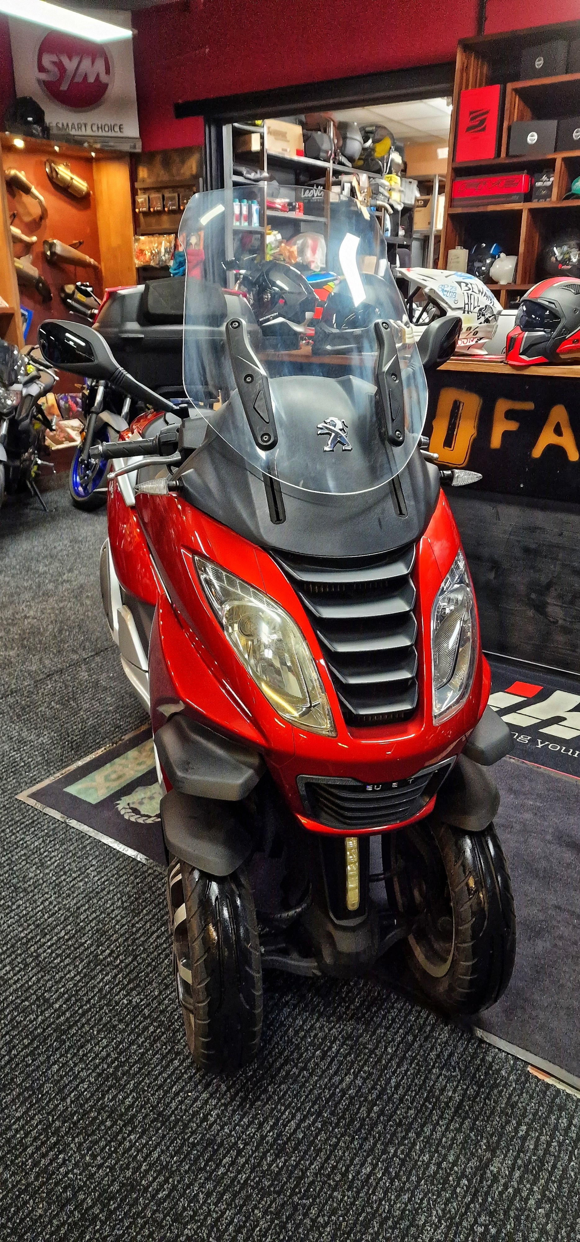 PEUGEOT Metropolis 400-image-2
