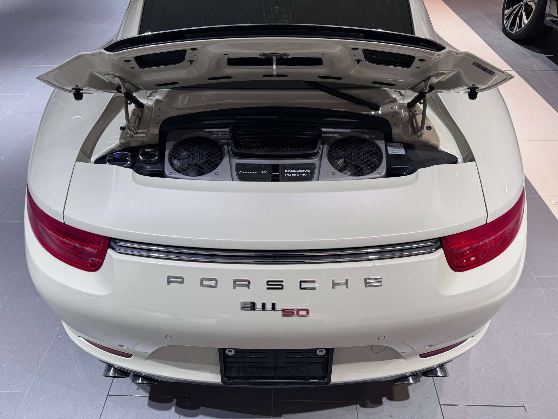 PORSCHE 911 Carrera S 50 Years 430 PS-image-5