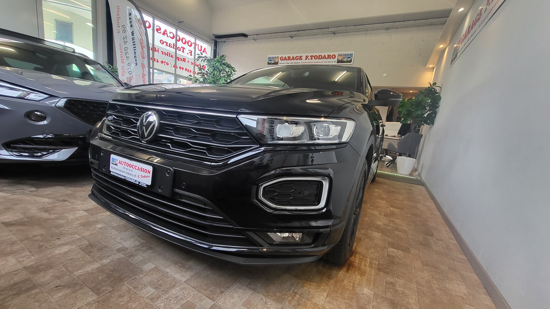 VW T-Roc Cabriolet 1.5 TSI EVO Black & White DSG-showroom-element-1
