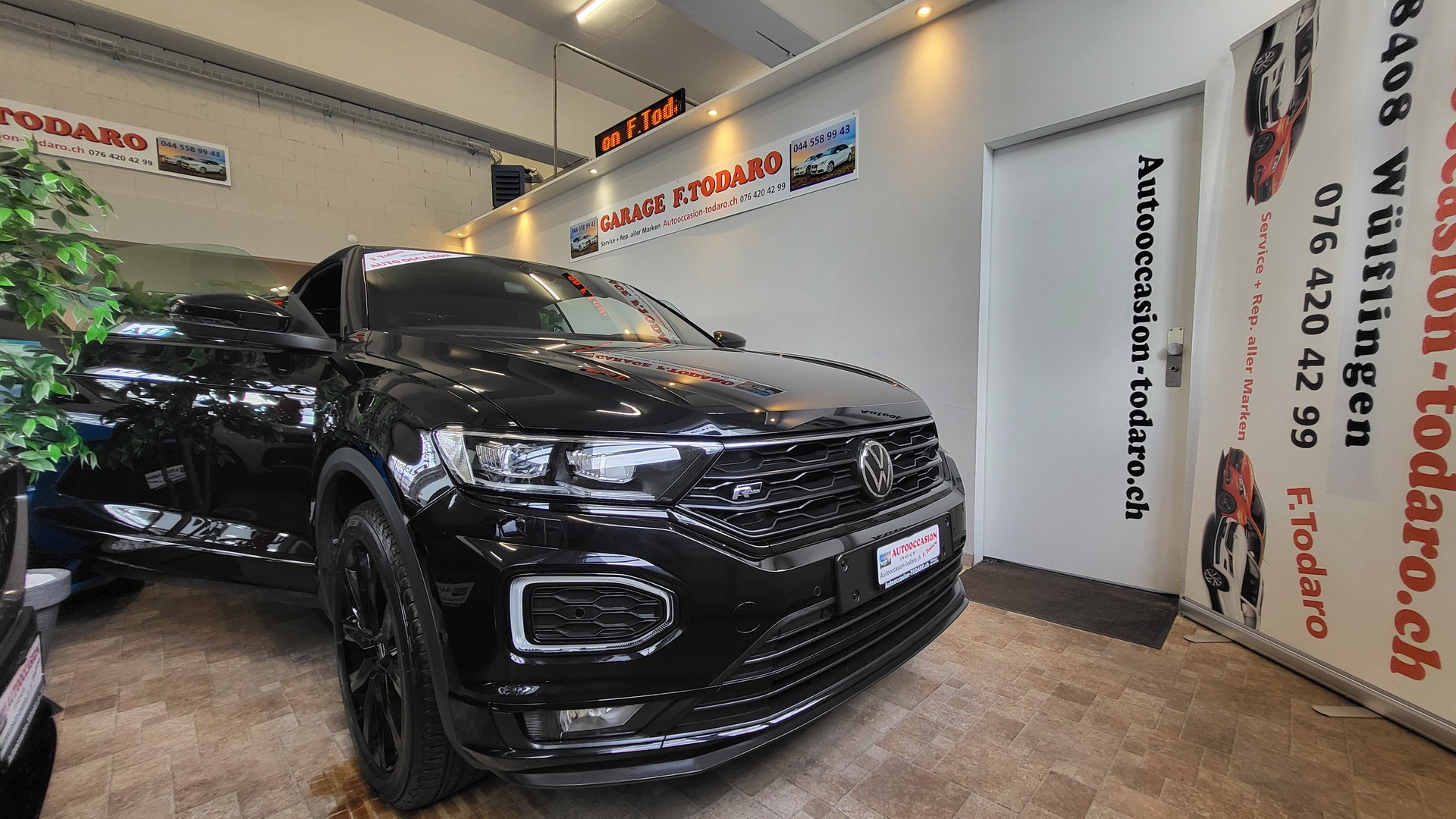 VW T-Roc Cabriolet 1.5 TSI EVO Black & White DSG-image-14