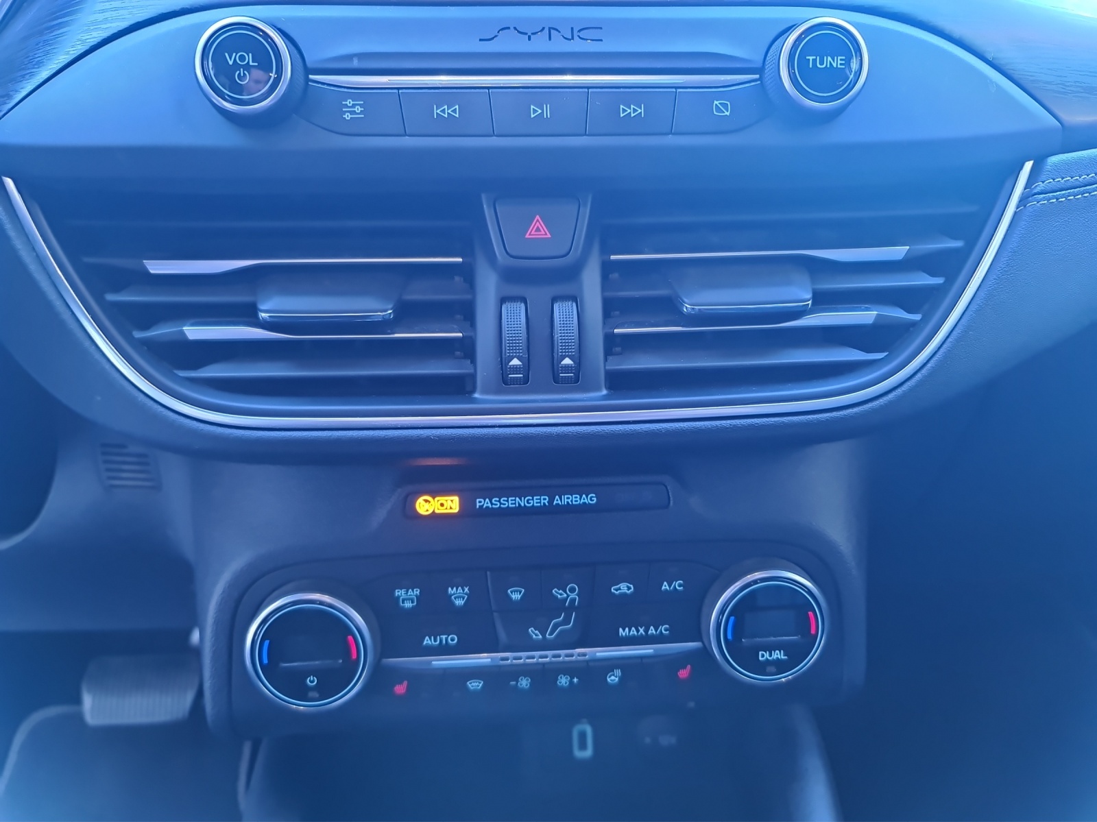 FORD Focus 1.0 SCTi Vignale Automatic-image-8