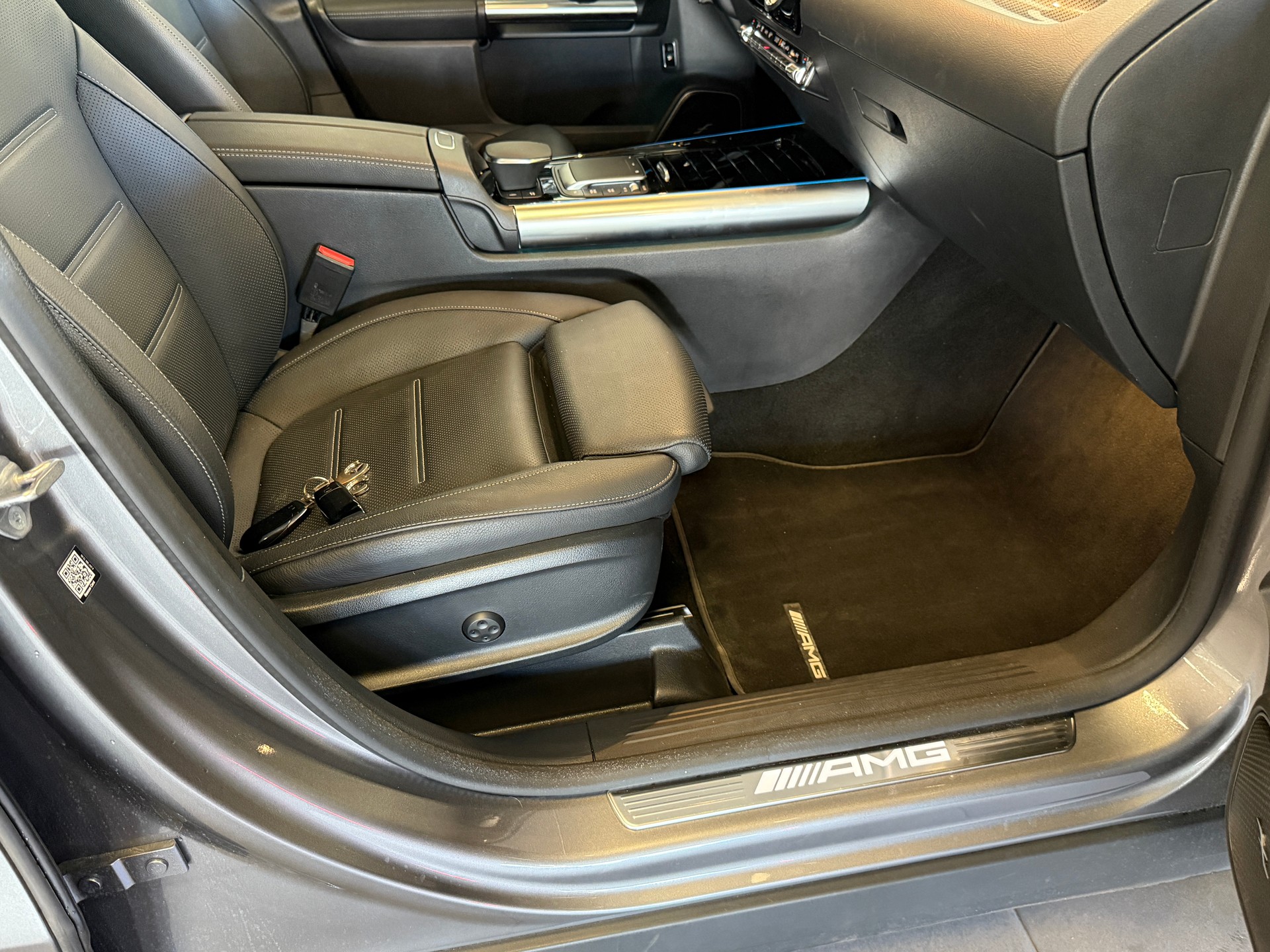 MERCEDES-BENZ GLA 45 S AMG 4Matic+ 8G-Speedshift DCT-image-8
