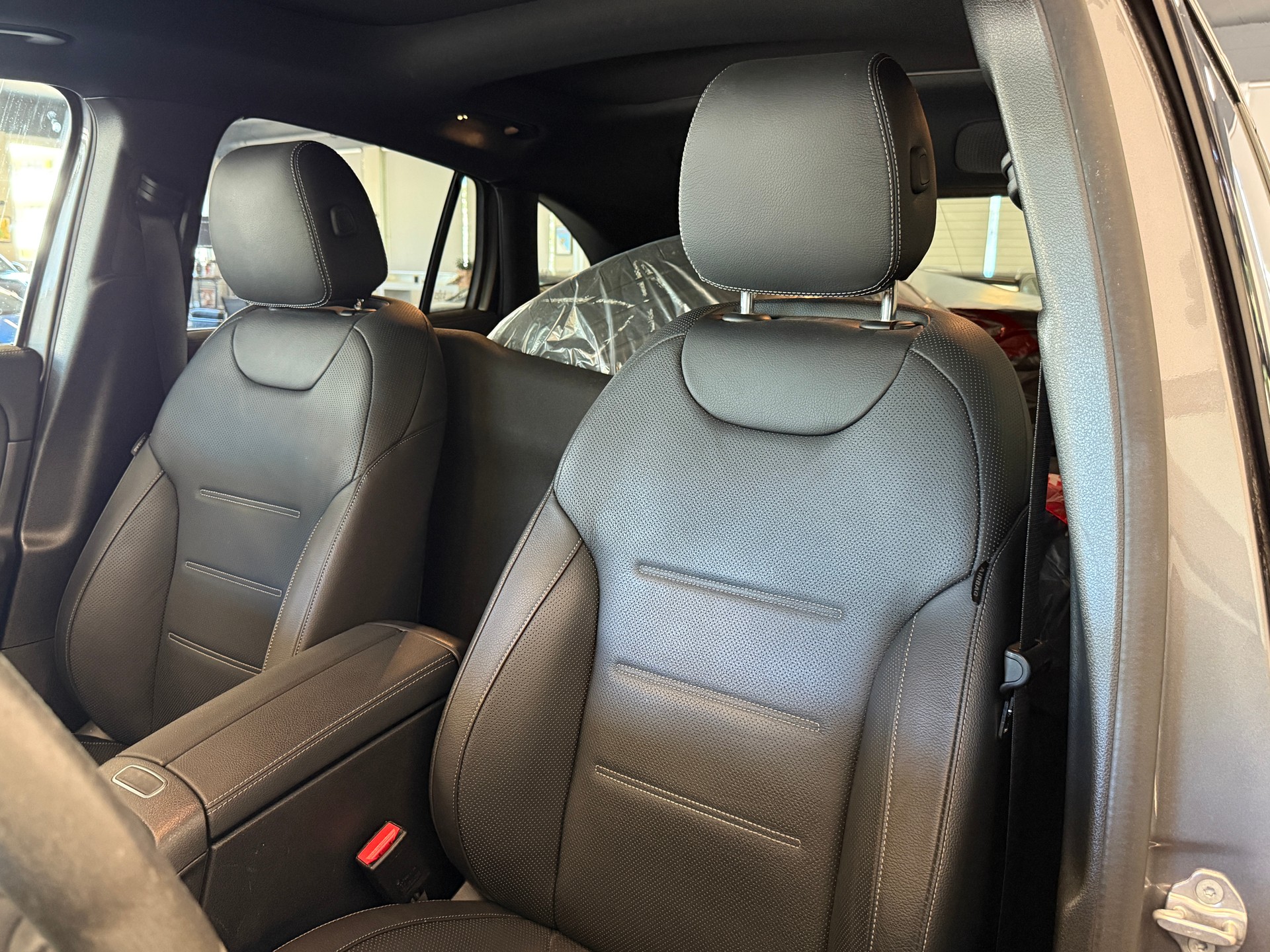 MERCEDES-BENZ GLA 45 S AMG 4Matic+ 8G-Speedshift DCT-image-14