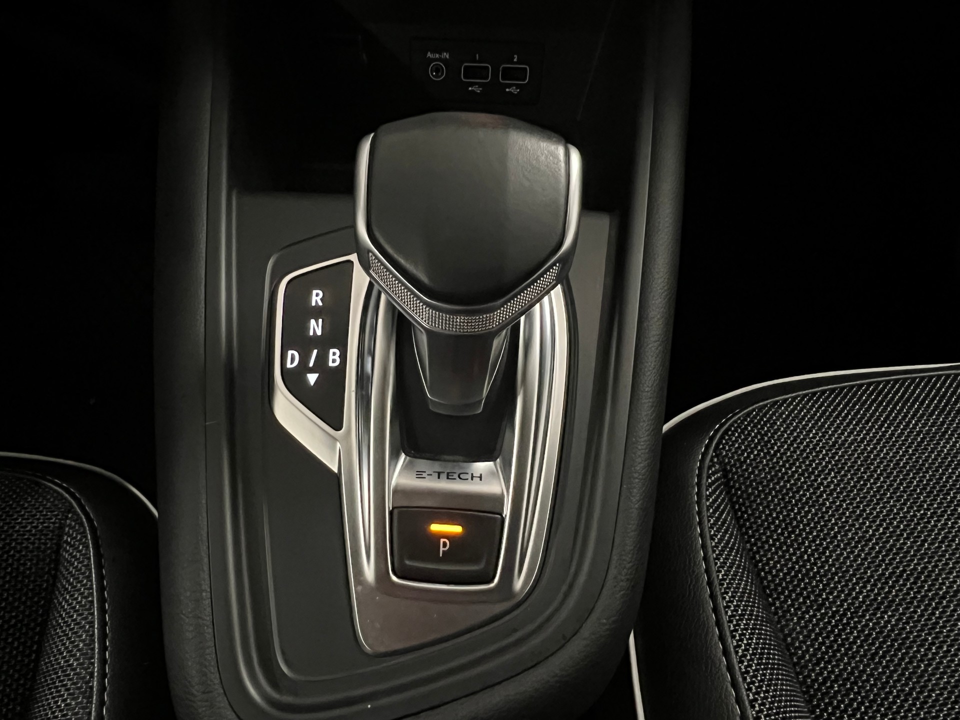 RENAULT CAPTUR 1.6 E-TECH Plug-in-image-9