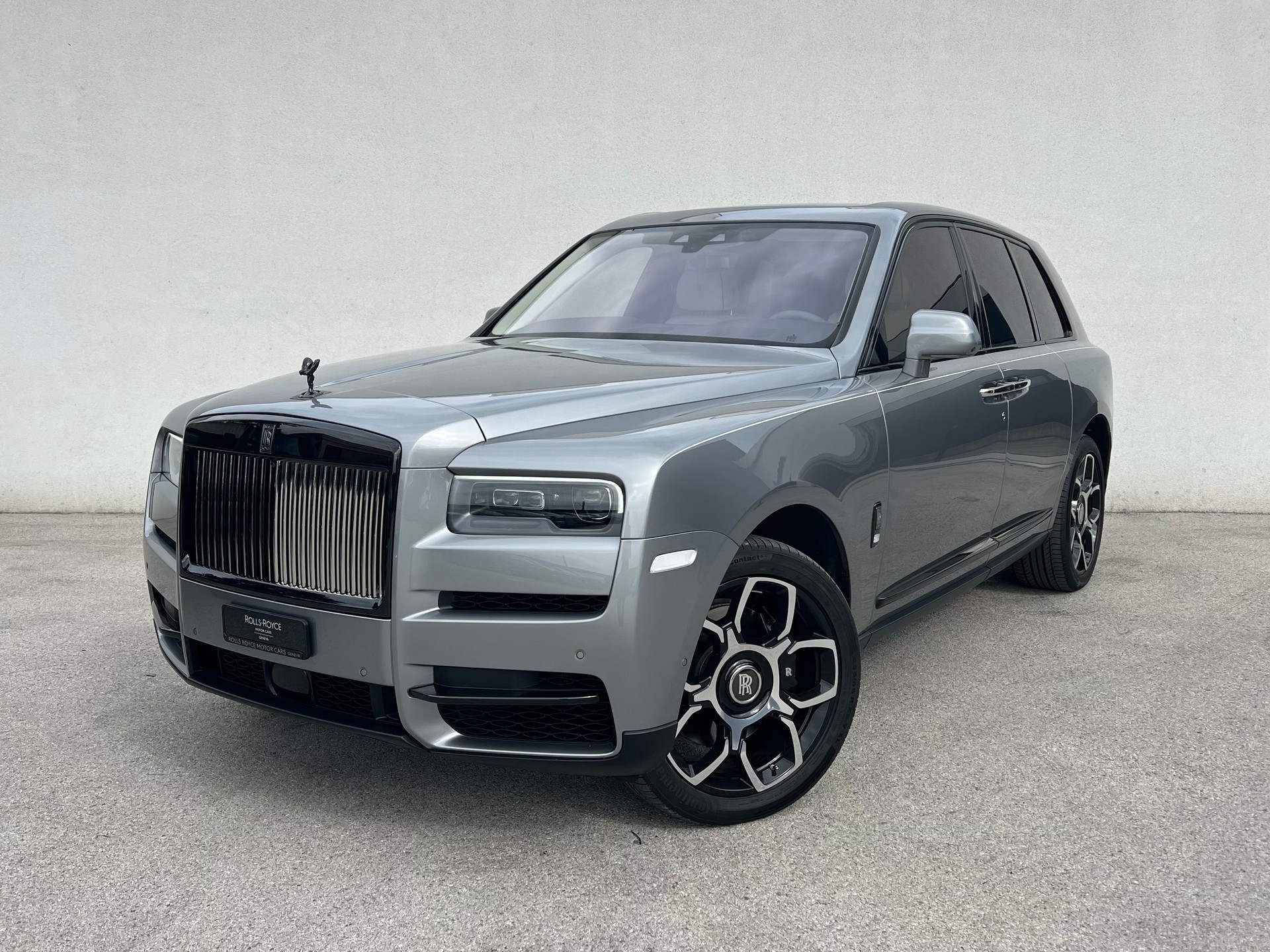 ROLLS-ROYCE Cullinan 6.7 V12 Black Badge