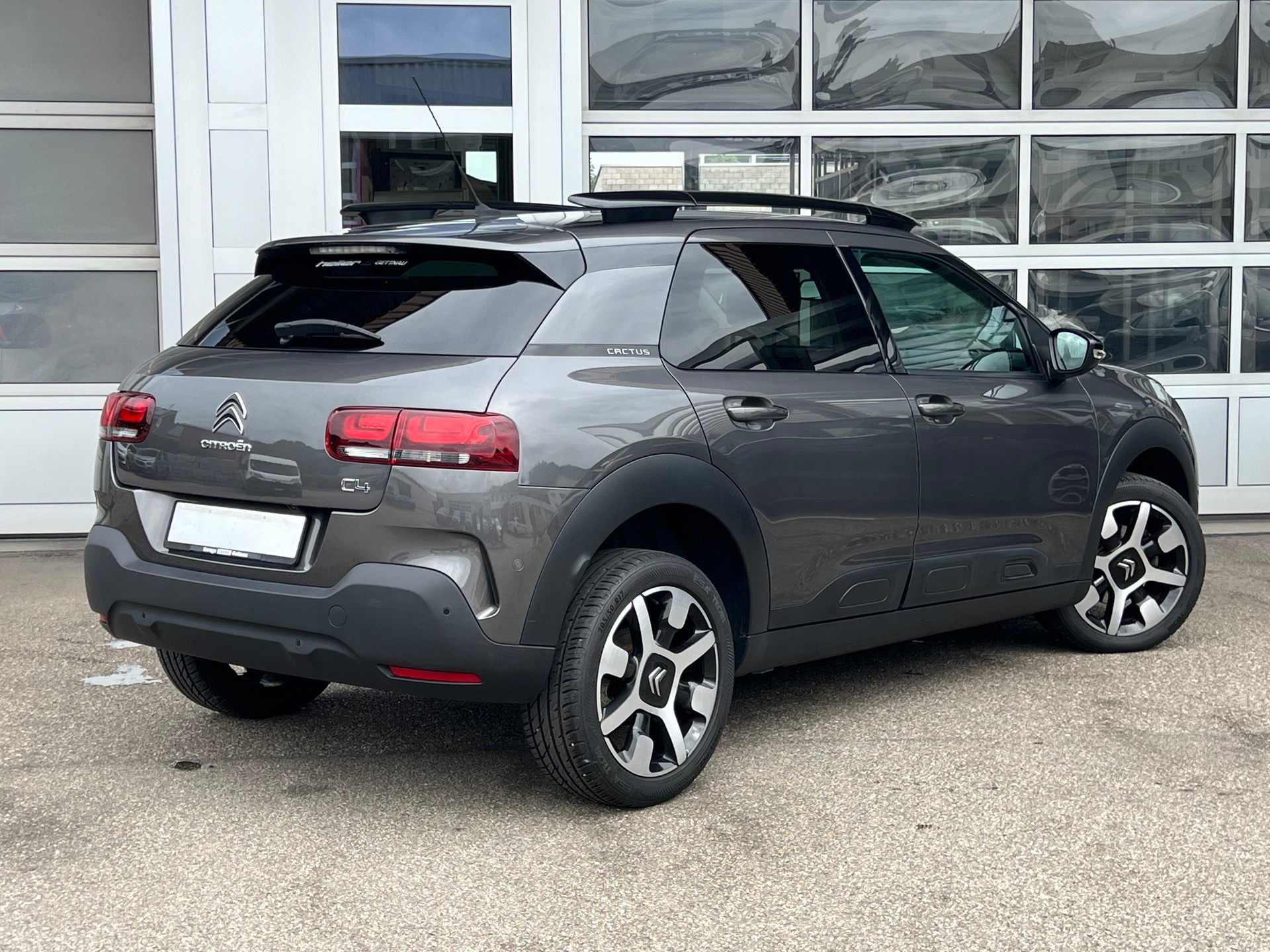 CITROEN C4 Cactus 1.5 BlueHDi 120 Shine-image-6