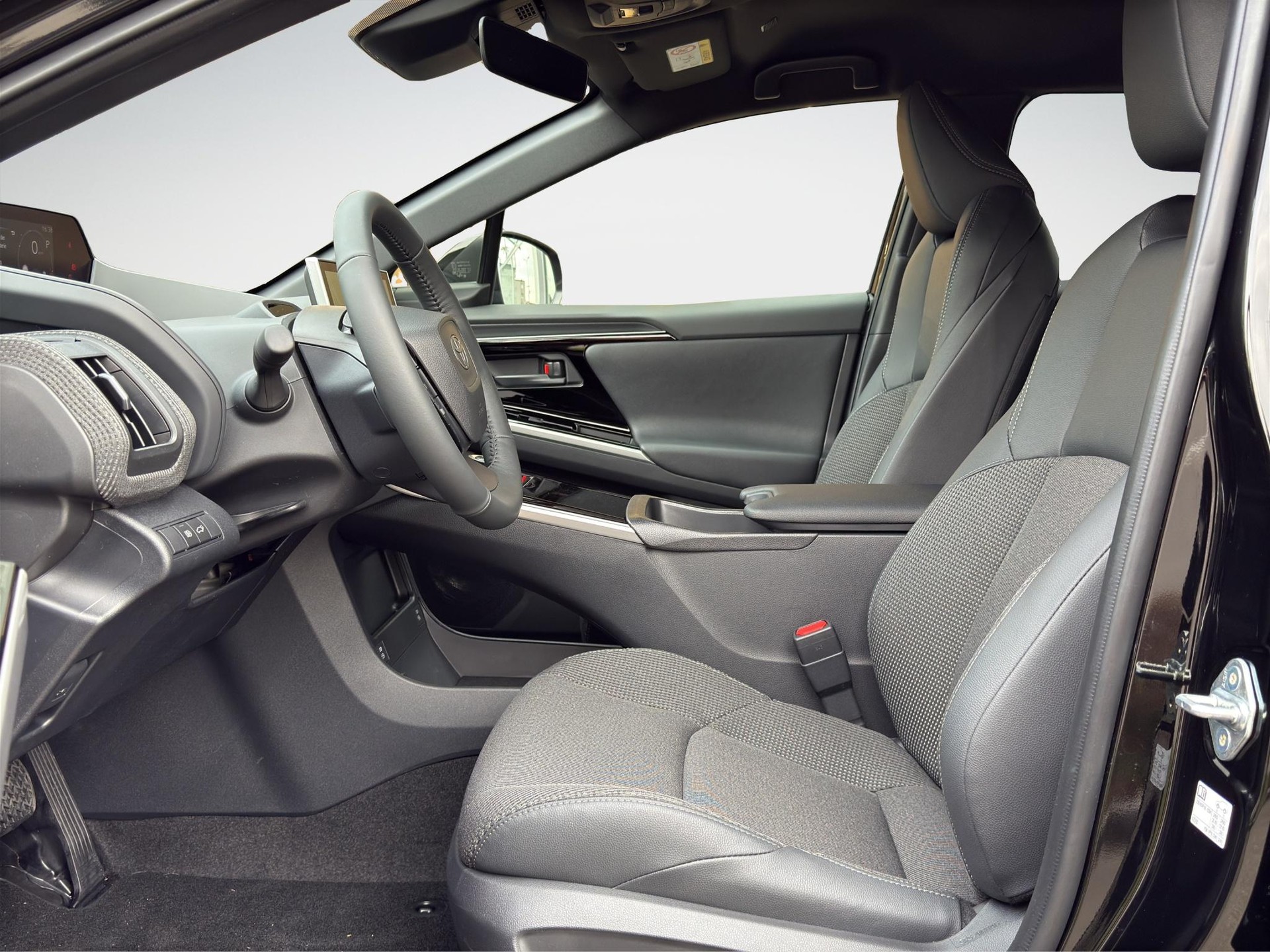 TOYOTA bZ4X Style AWD-image-8