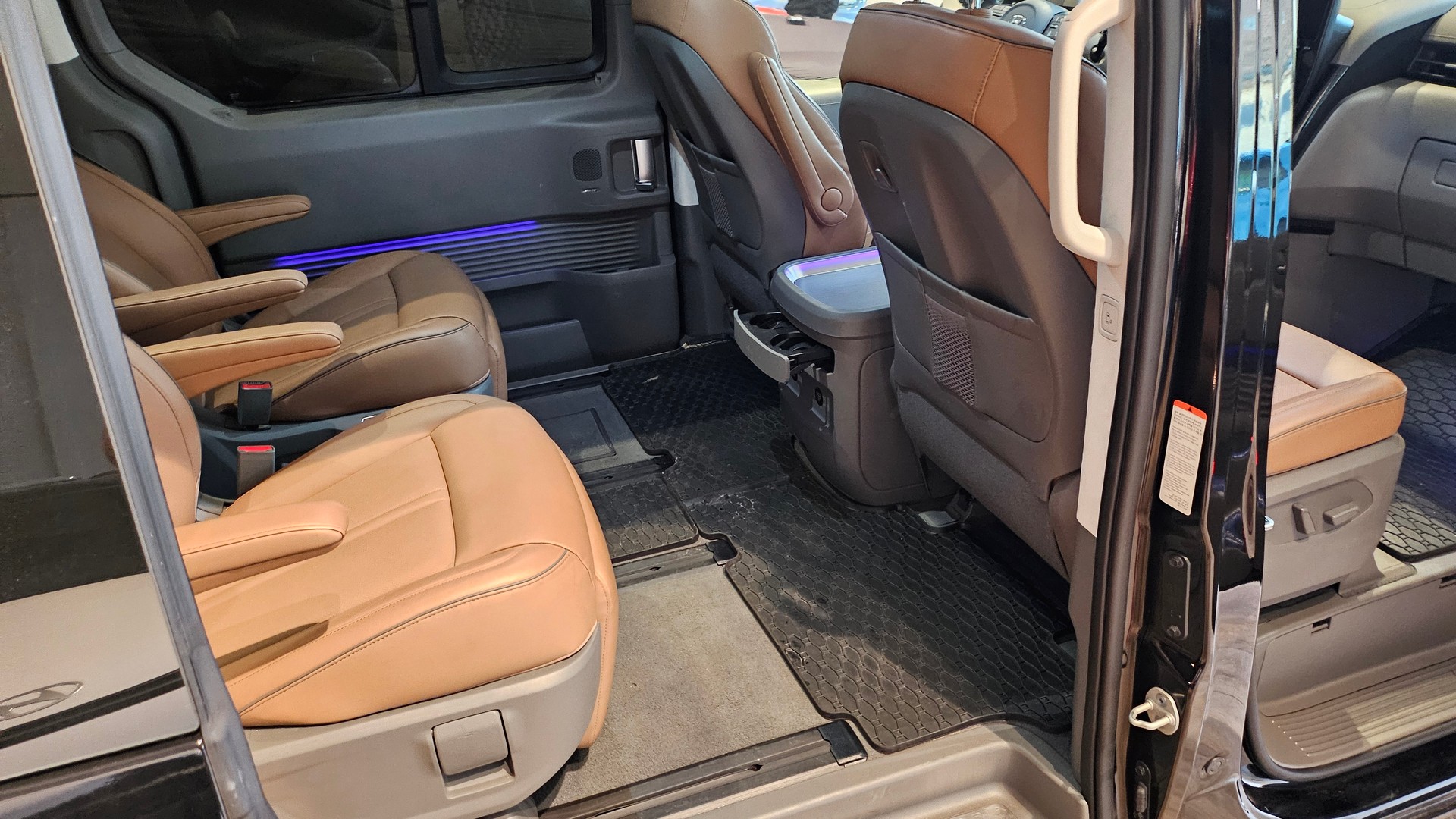 HYUNDAI Staria Premium 2.2 CRDi Vertex 4WD A-image-16
