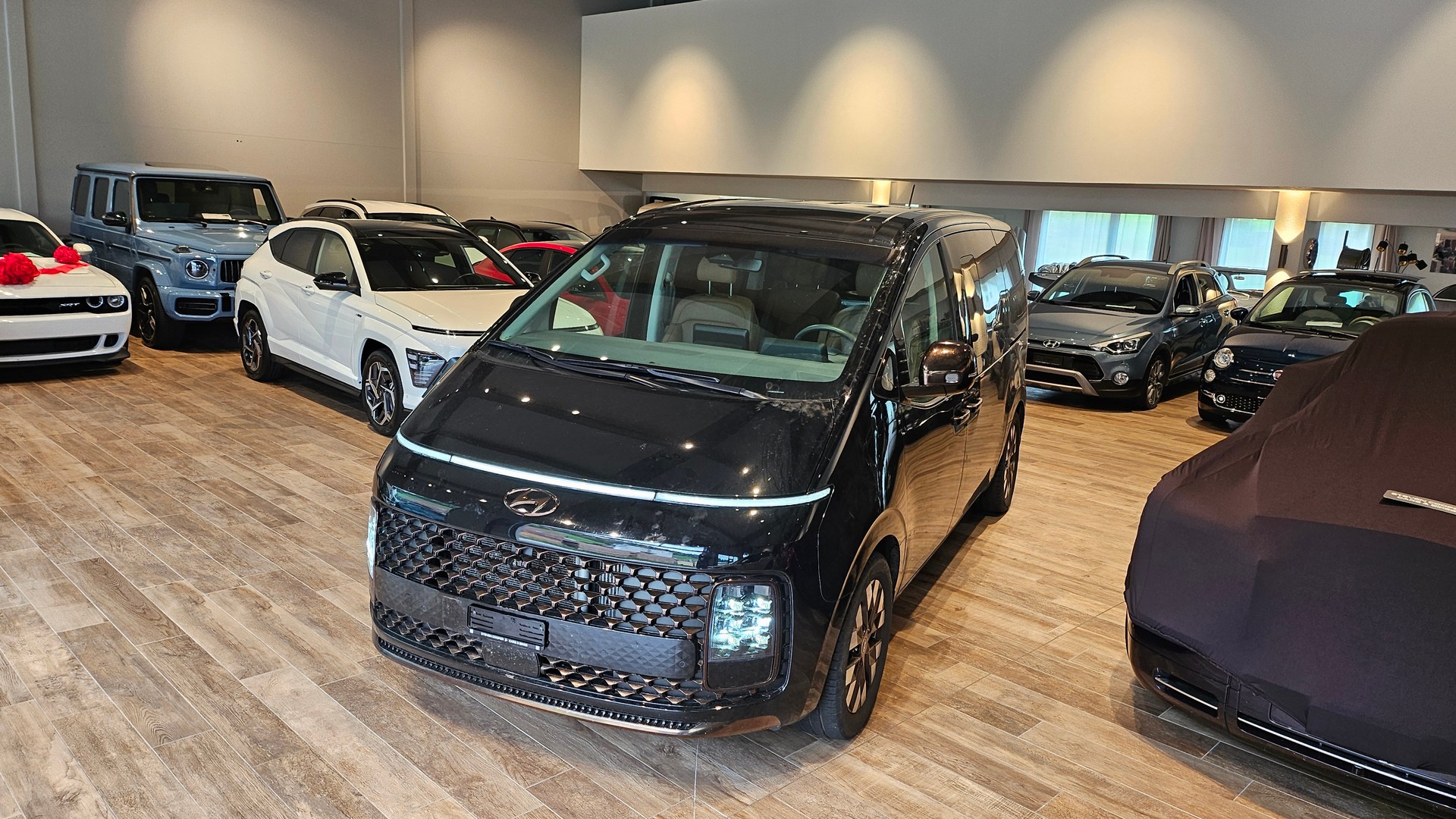 HYUNDAI Staria Premium 2.2 CRDi Vertex 4WD A-showroom-element-1
