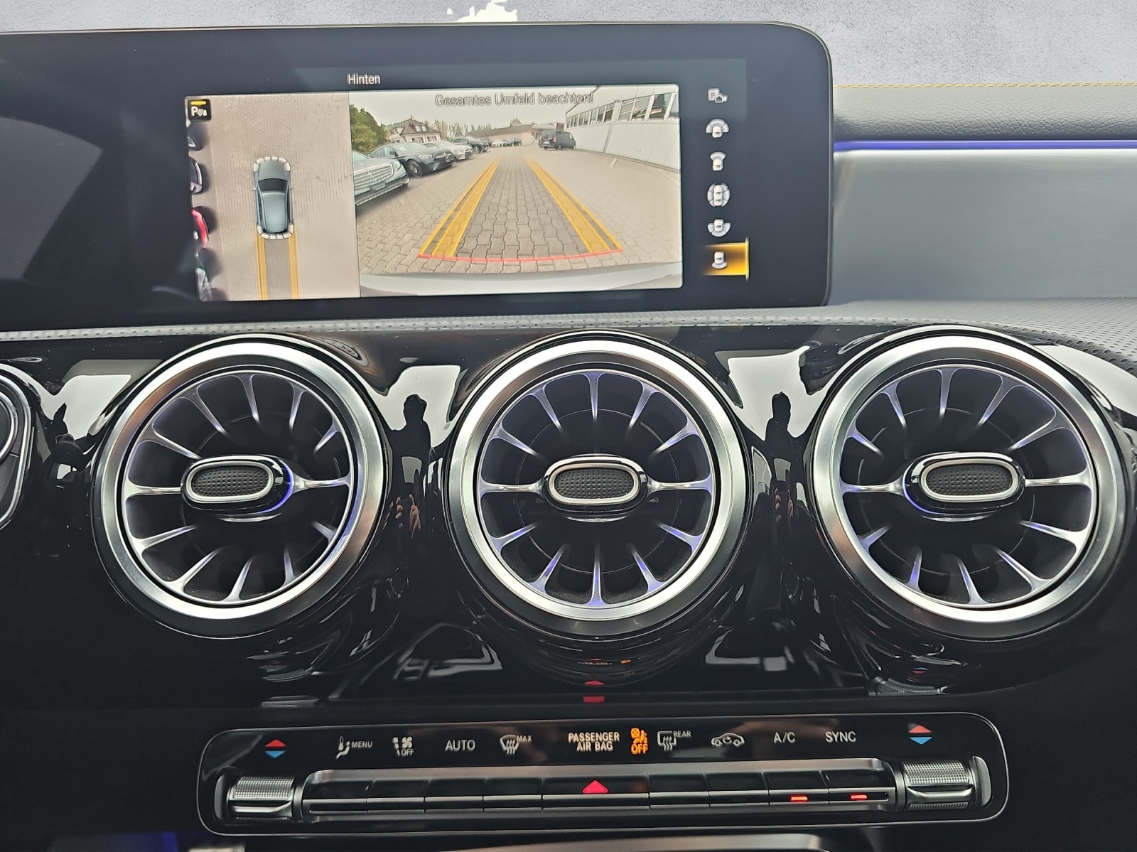 MERCEDES-BENZ A 45 S AMG 4Matic+ Speedshift-image-12