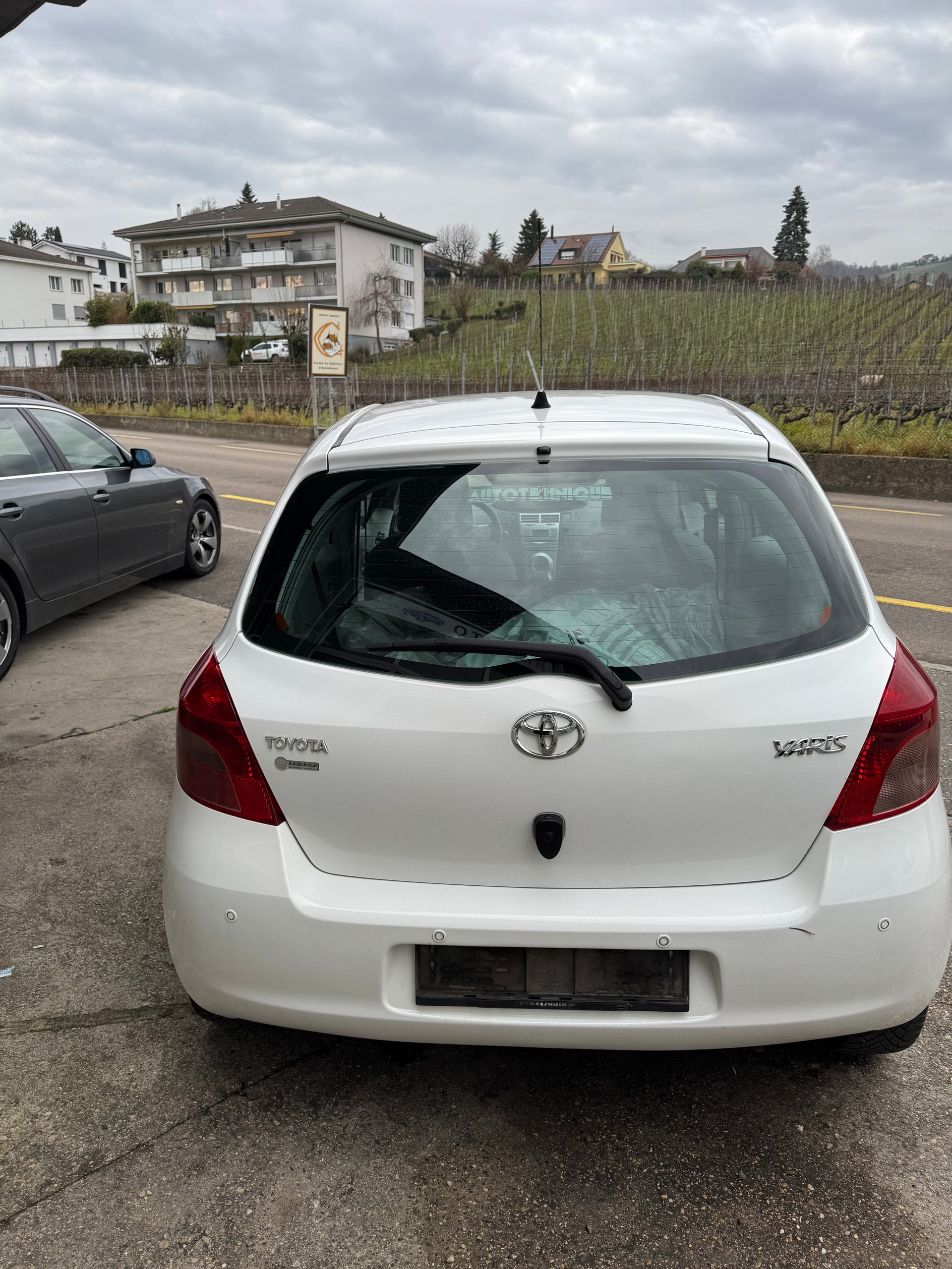 TOYOTA Yaris 1.4 D-4D Linea Sol-image-1