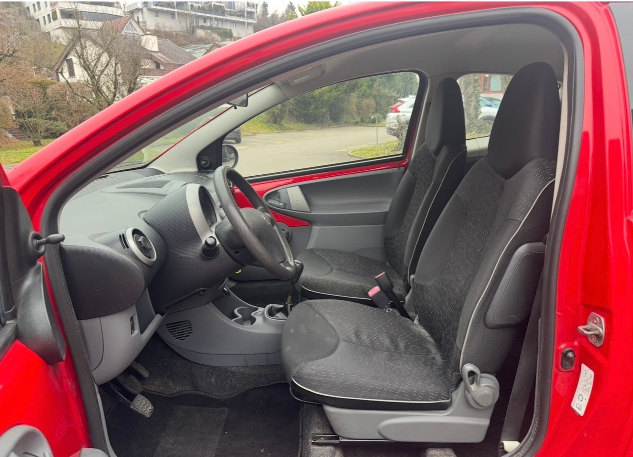 PEUGEOT 107 1.0 Urban-image-7