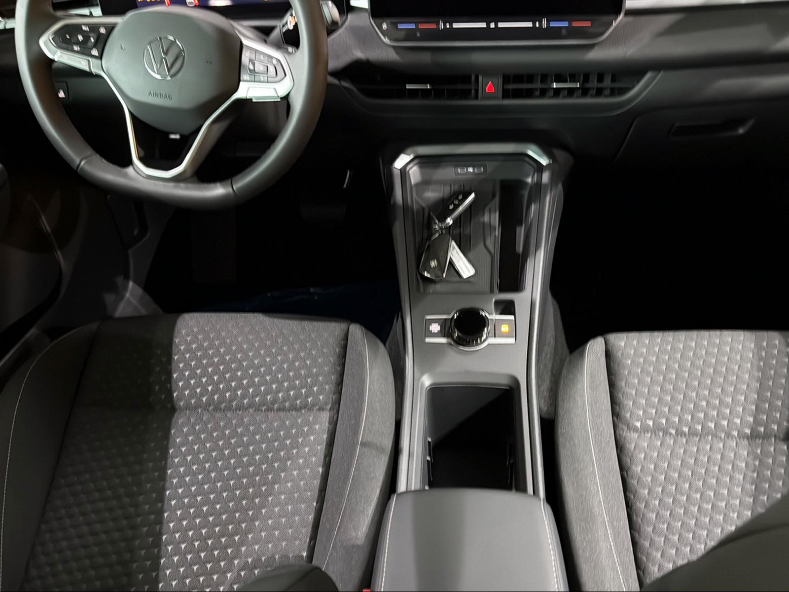 VW T-Roc 1.5 eTSI mHEV Life DSG-image-11