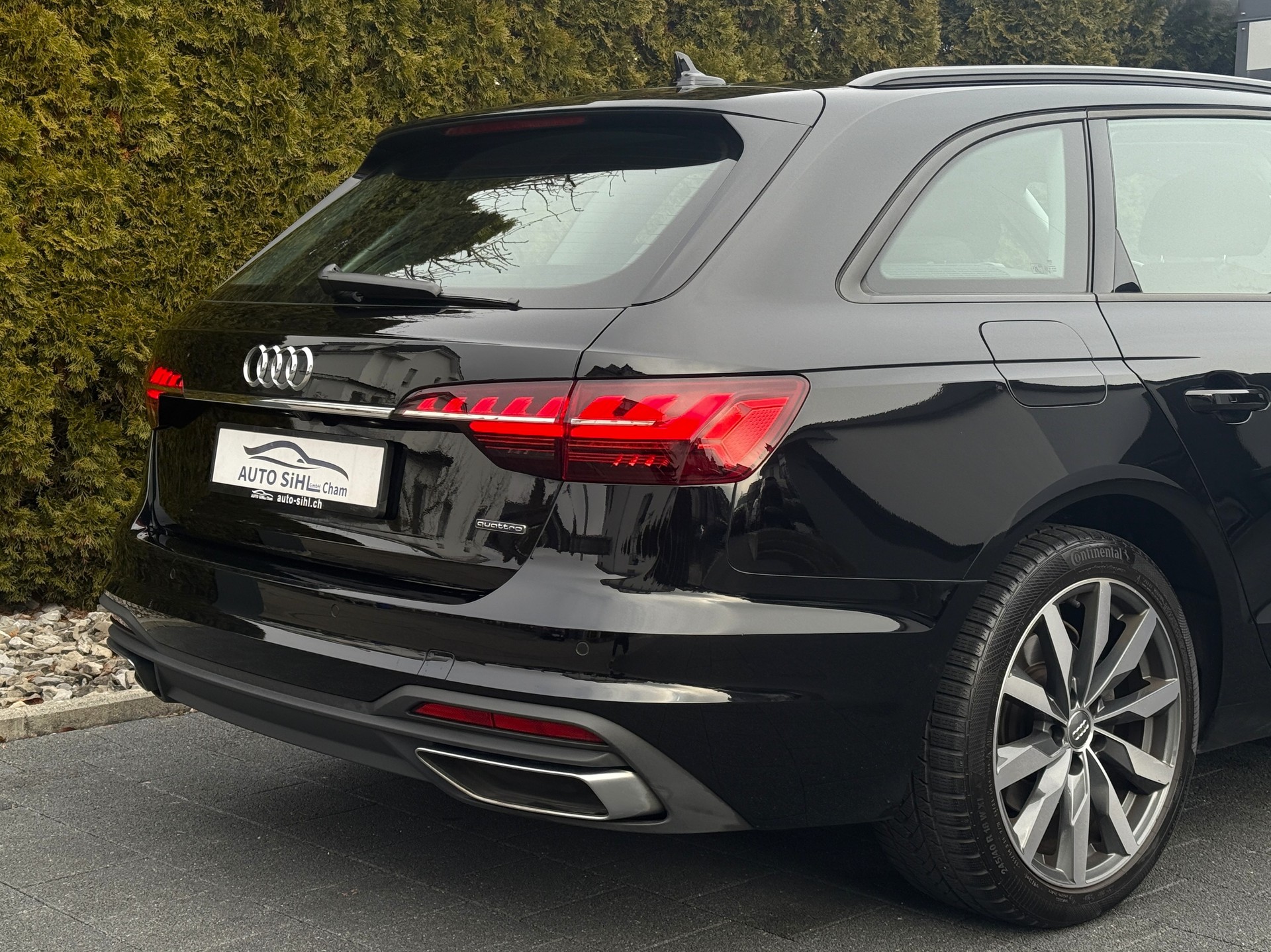 AUDI A4 Avant 40 TDI Attraction quattro S-tronic-image-10