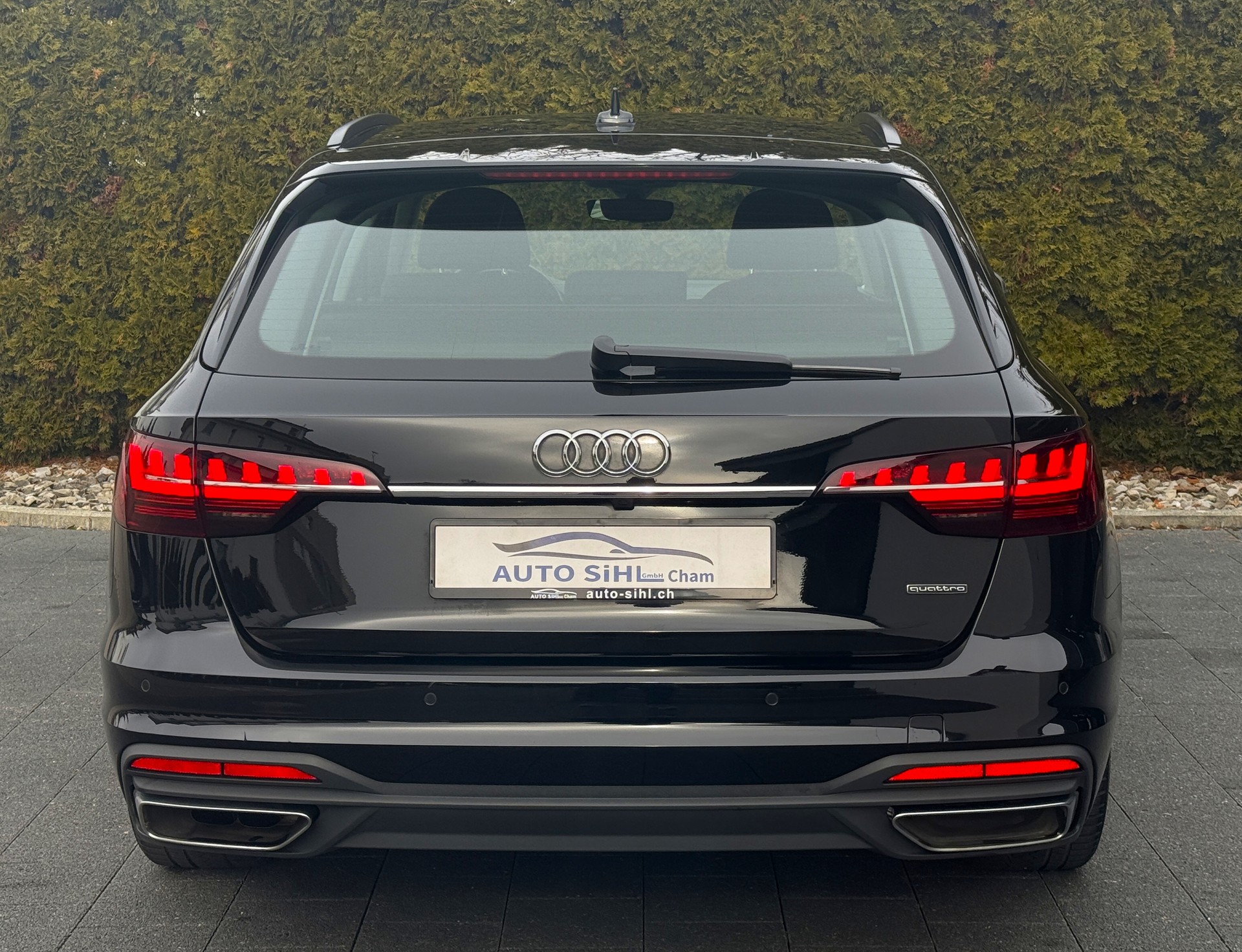 AUDI A4 Avant 40 TDI Attraction quattro S-tronic-image-13