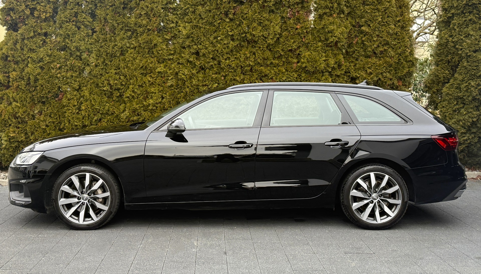 AUDI A4 Avant 40 TDI Attraction quattro S-tronic-image-5