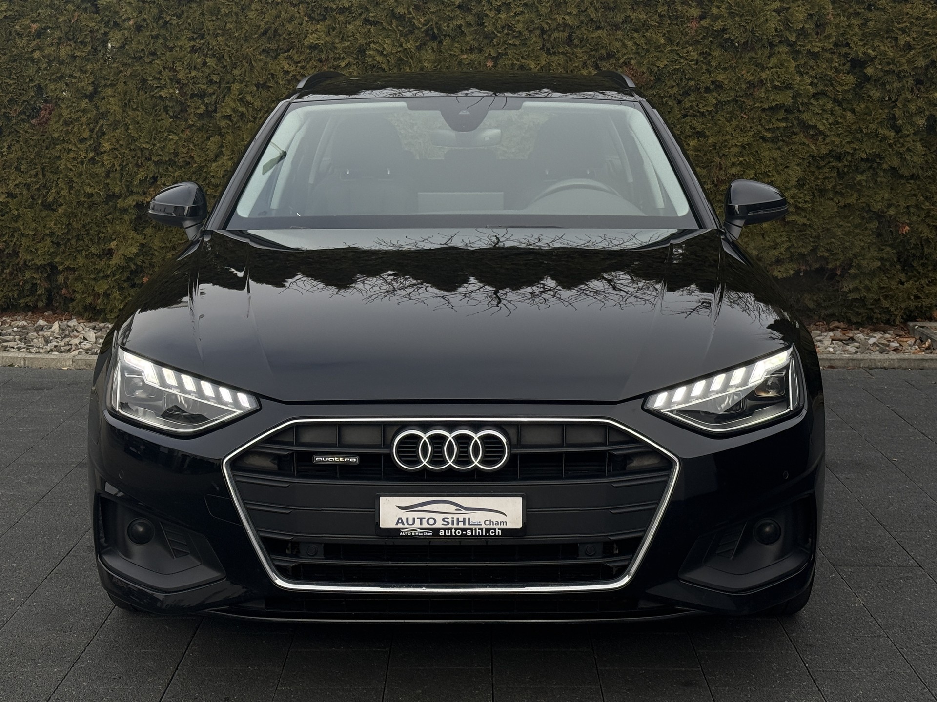 AUDI A4 Avant 40 TDI Attraction quattro S-tronic-showroom-element-2