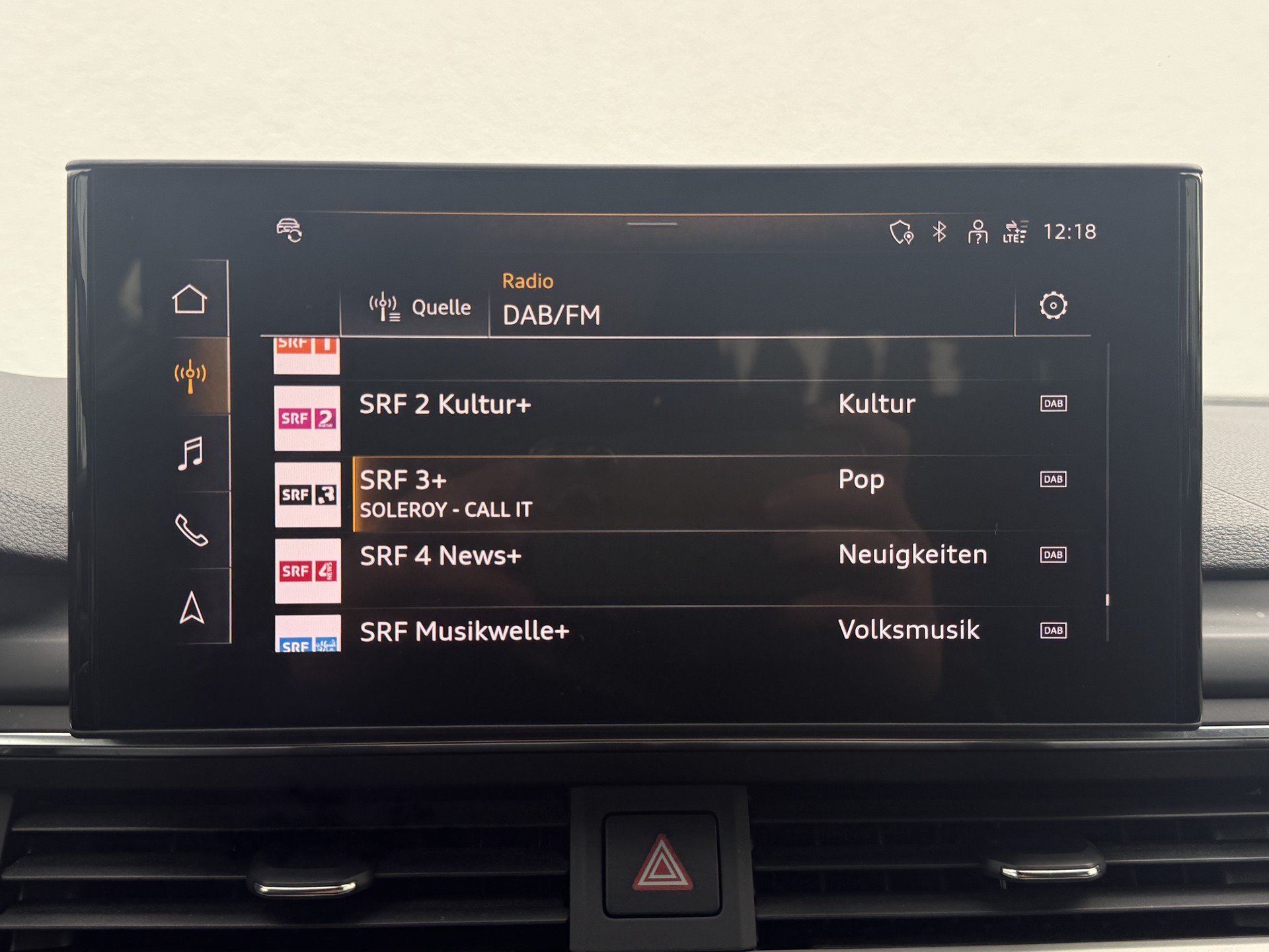 AUDI A4 Avant 40 TDI Attraction quattro S-tronic-image-27