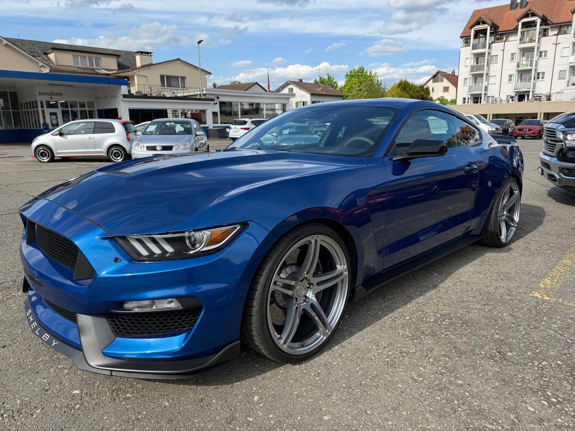 FORD Mustang Shelby GT350-image-2