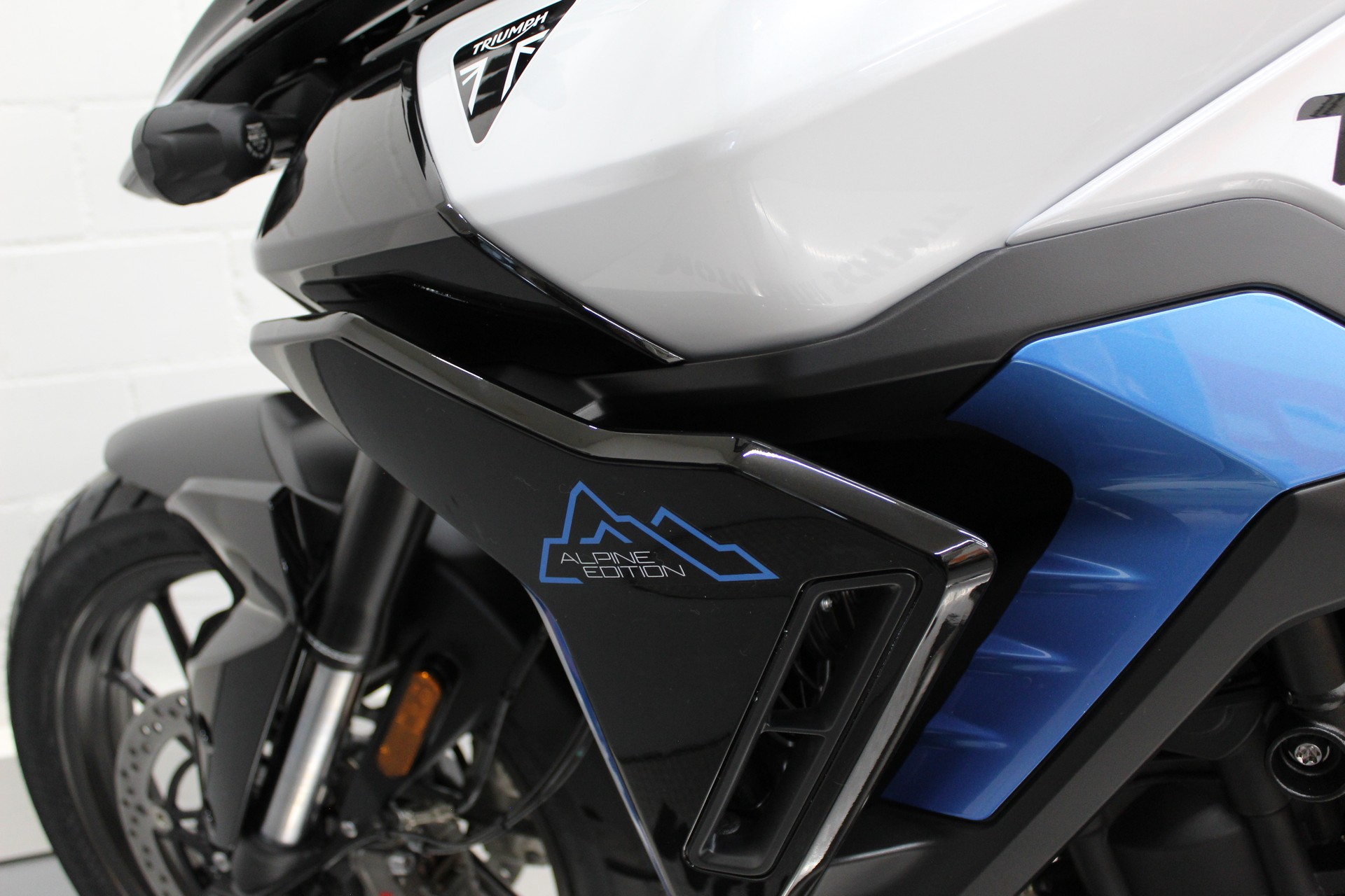 TRIUMPH Tiger 900 Alpine Edition-image-4
