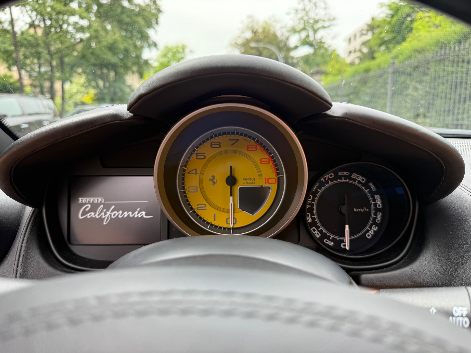 FERRARI California 4.3 V8-image-6