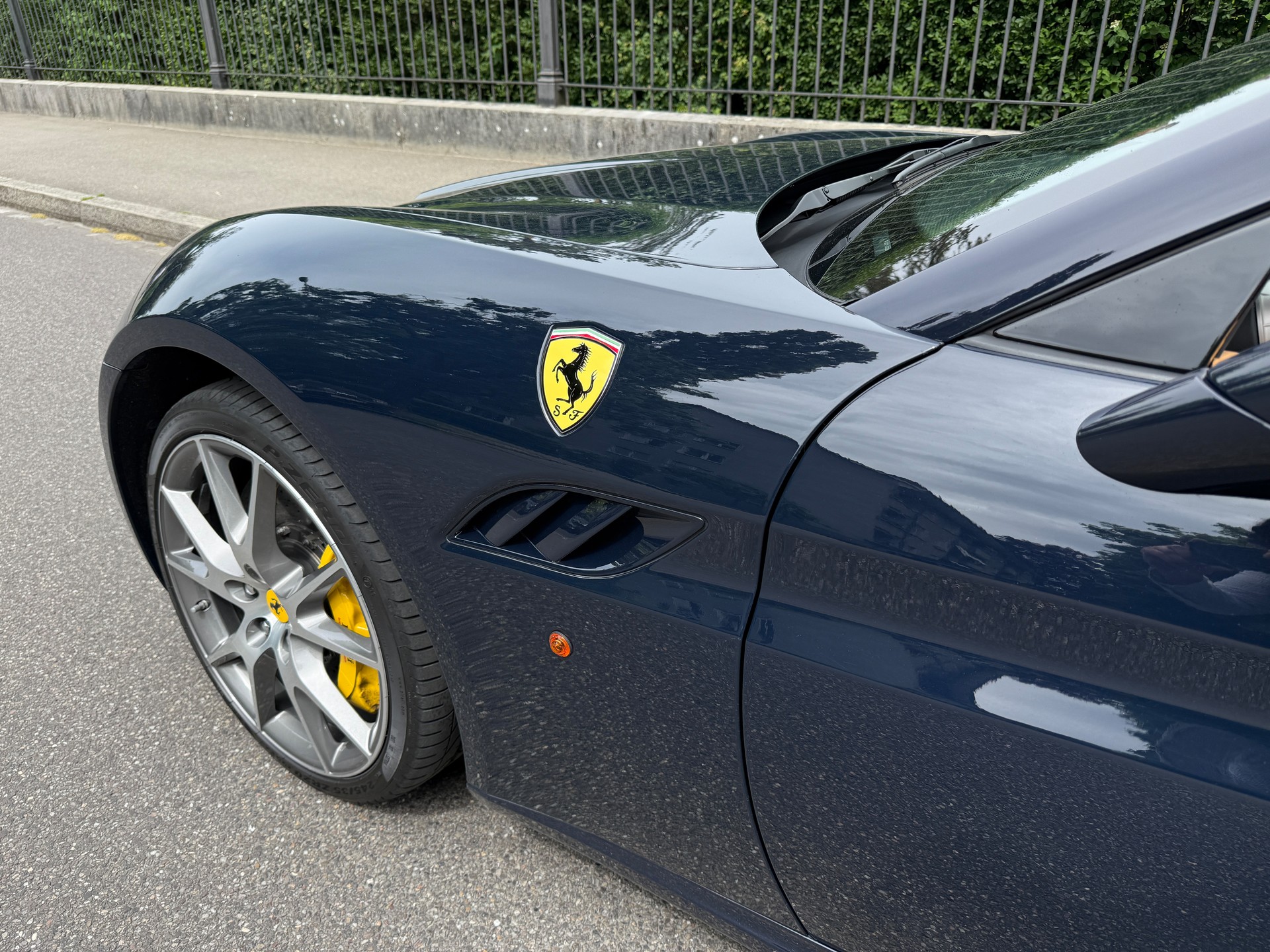 FERRARI California 4.3 V8-image-12