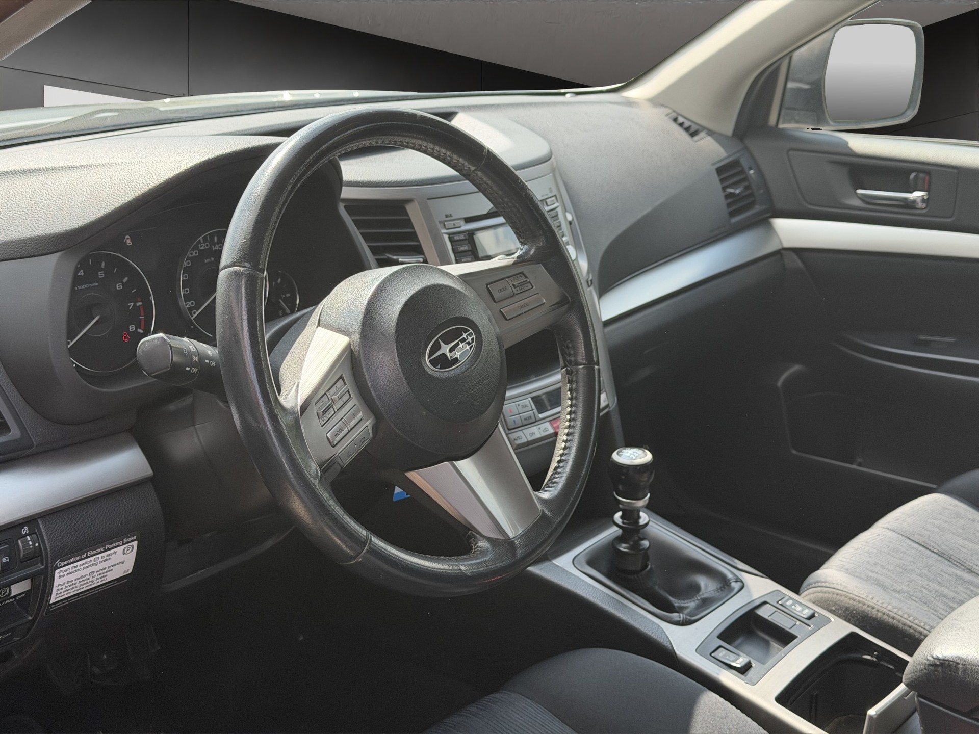 SUBARU Legacy 2.0i Swiss Special AWD-image-7
