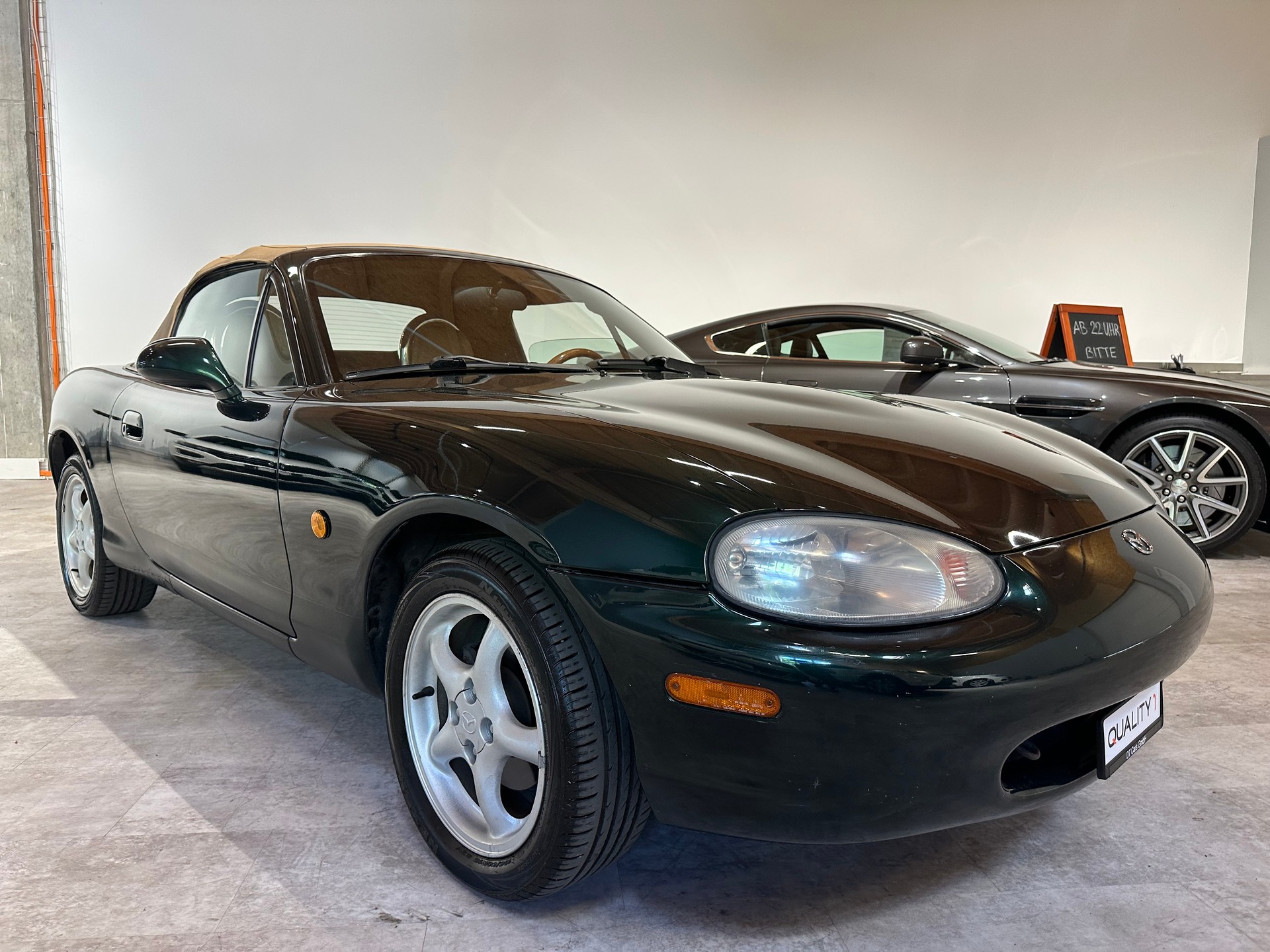 MAZDA MX-5 1.6i-16 B.Classic/Ab MFK/Frisch ab Service-image-8