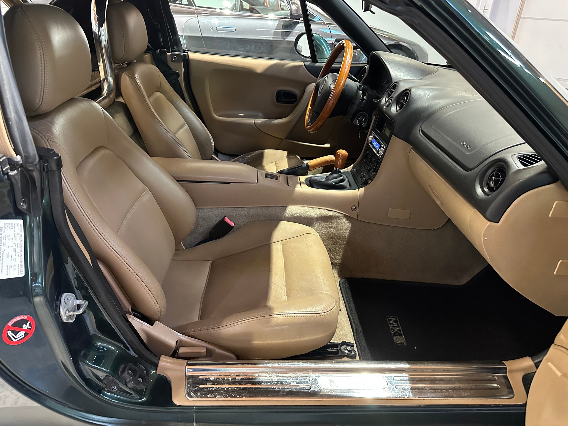 MAZDA MX-5 1.6i-16 B.Classic/Ab MFK/Frisch ab Service-image-15
