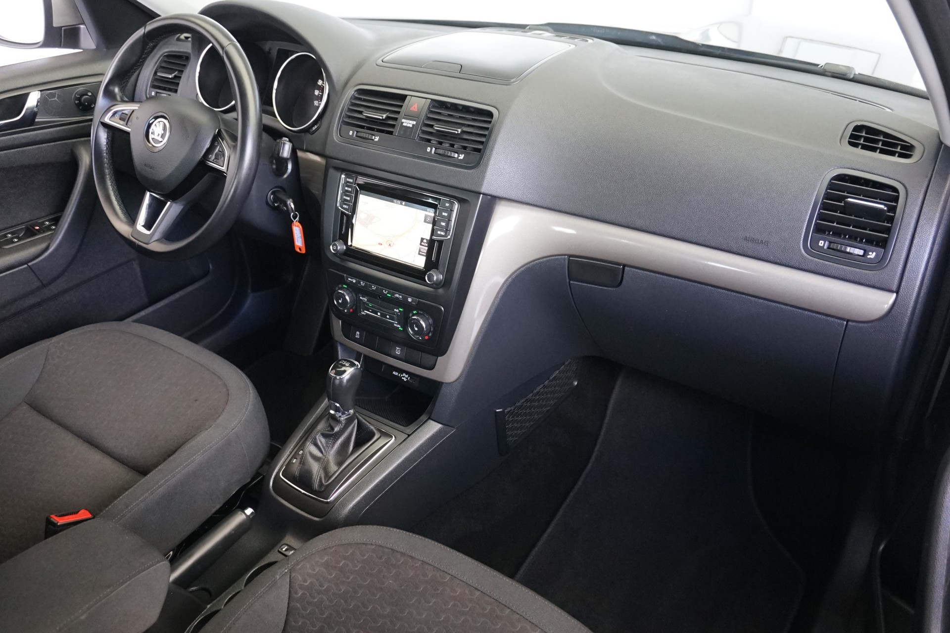 SKODA Yeti 1.4 TSI Elegance DSG-Automat 122PS-image-13