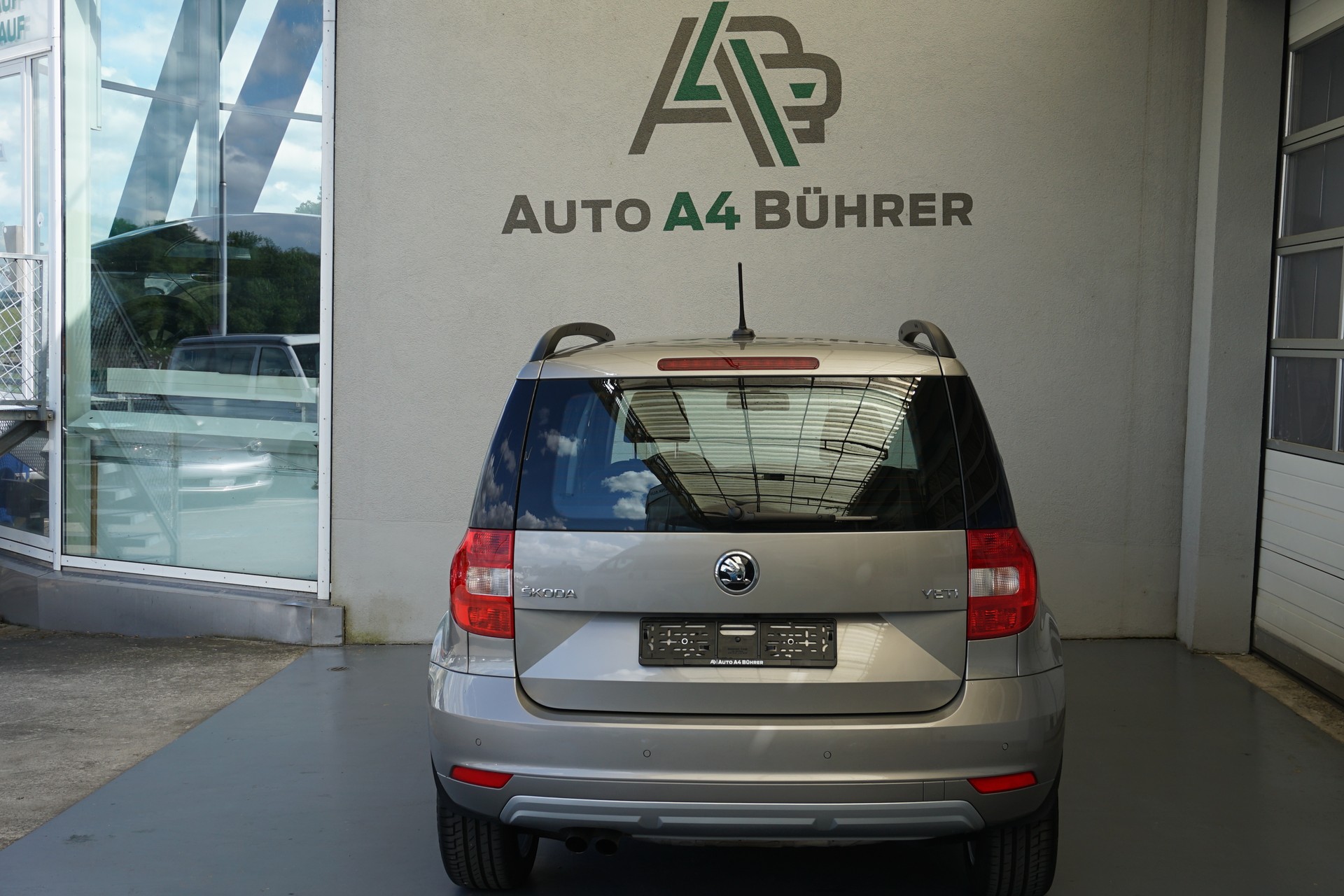 SKODA Yeti 1.4 TSI Elegance DSG-Automat 122PS-image-9