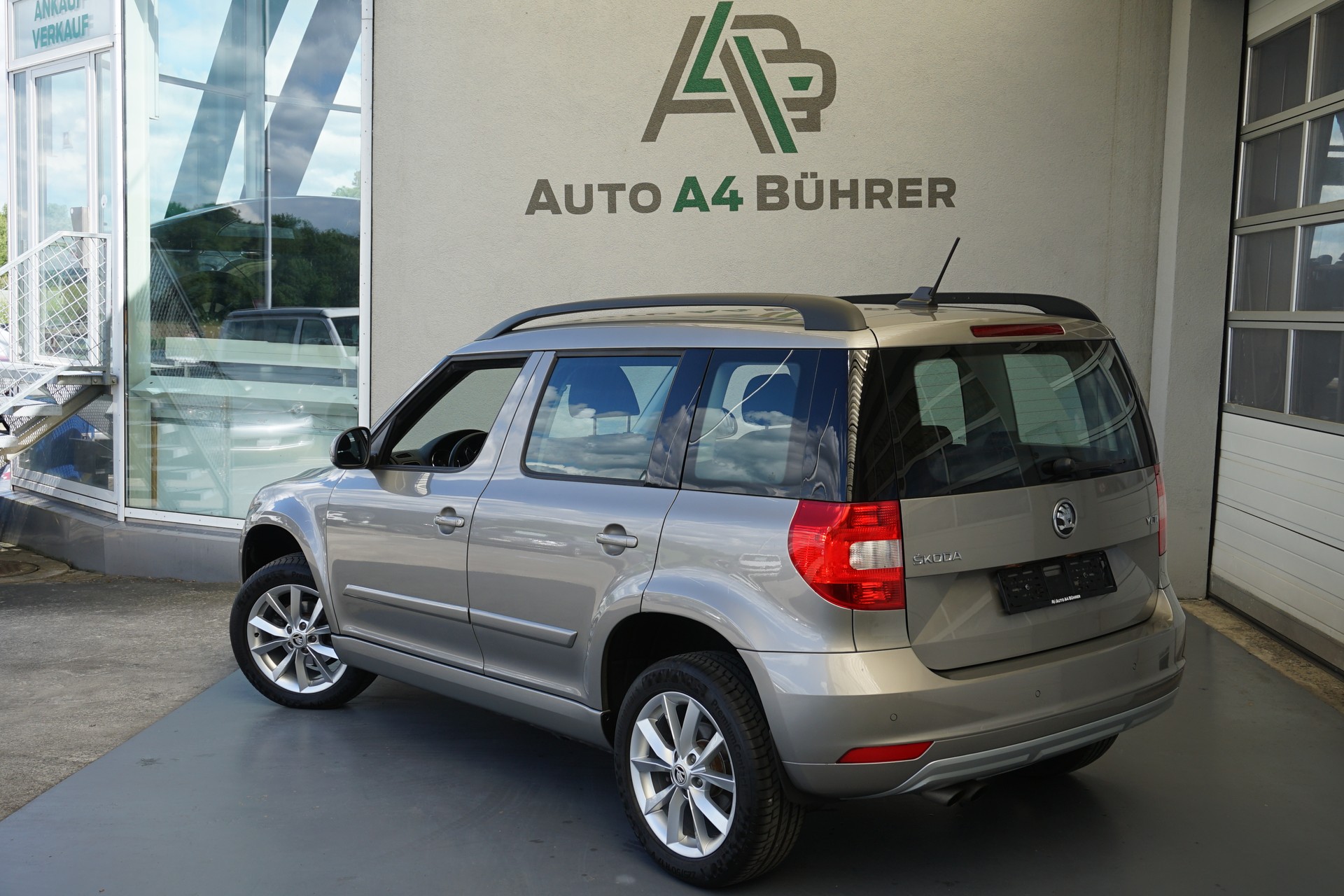 SKODA Yeti 1.4 TSI Elegance DSG-Automat 122PS-image-5