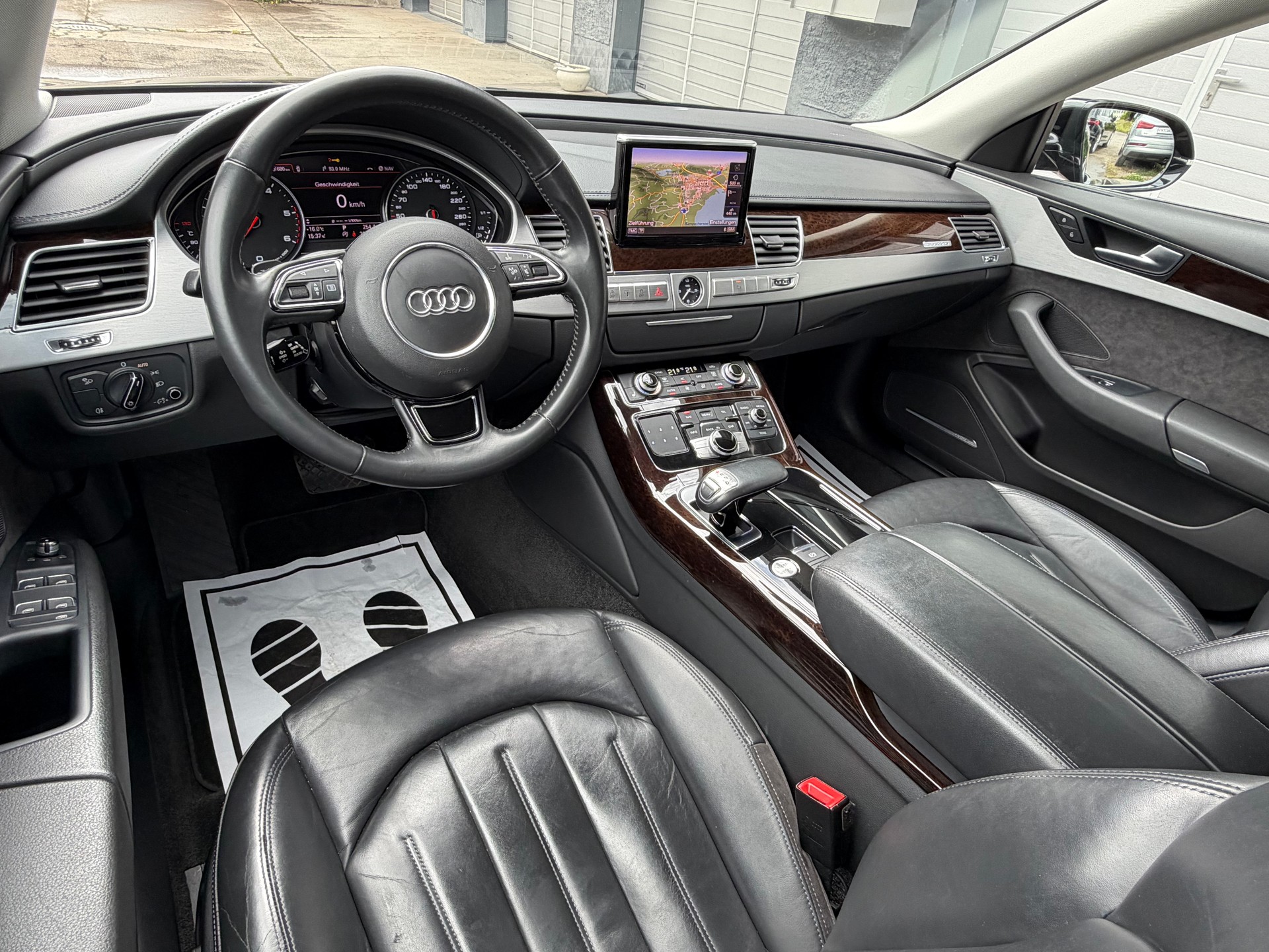 AUDI A8 3.0 TDI quattro tiptronic-image-7