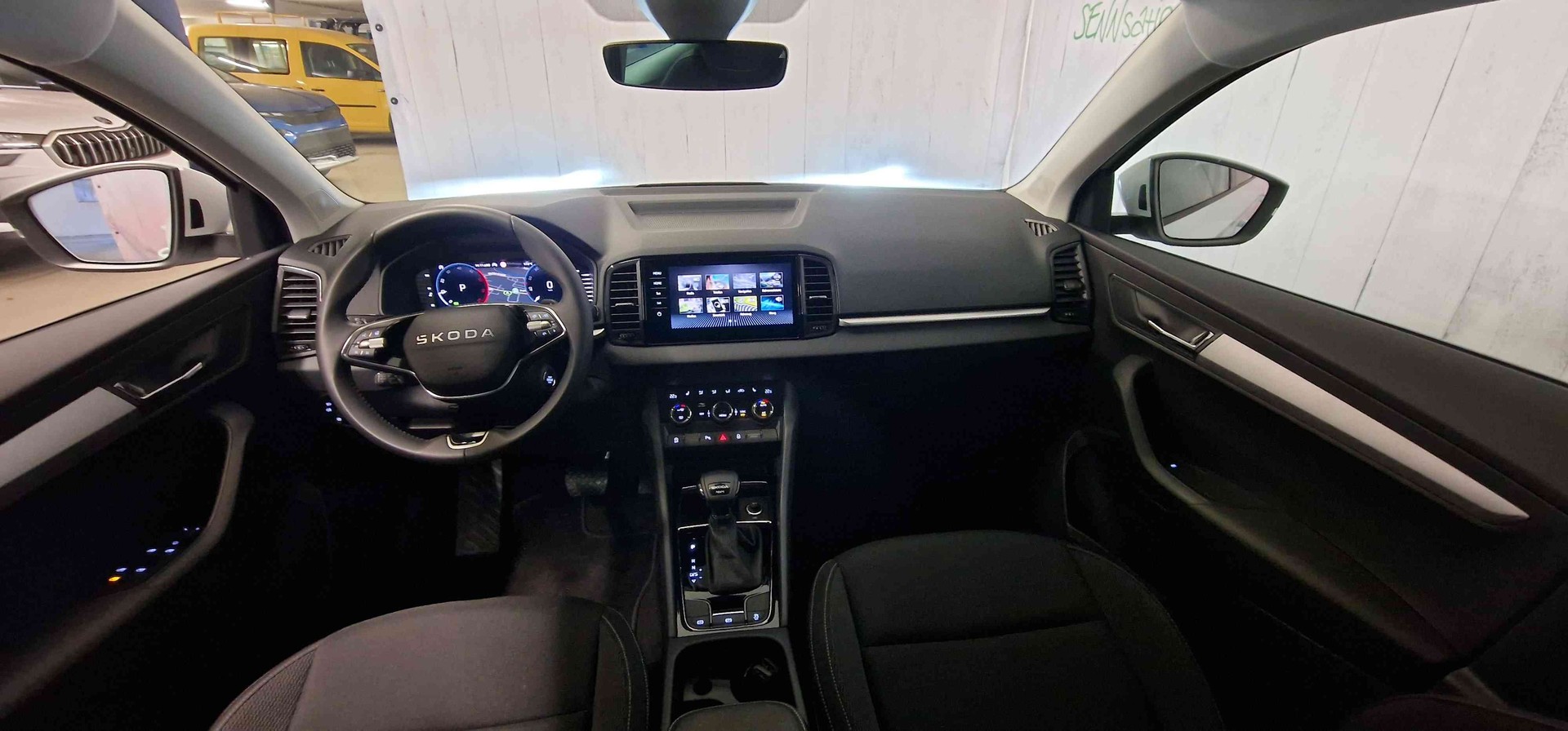 SKODA Karoq 2.0 TDI CR Dynamic 4x4 DSG-image-15
