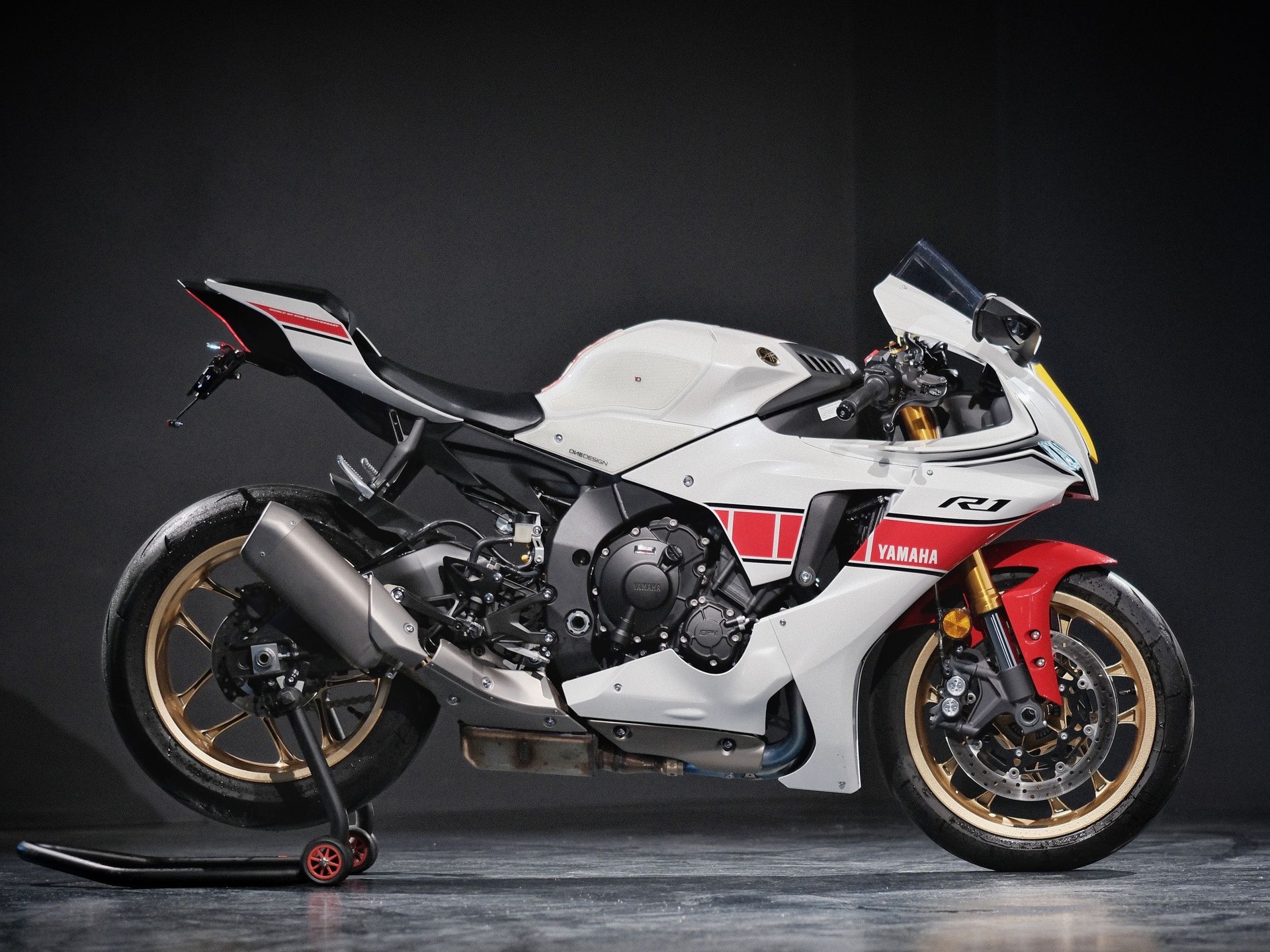 YAMAHA YZF-R1 ABS-image-1