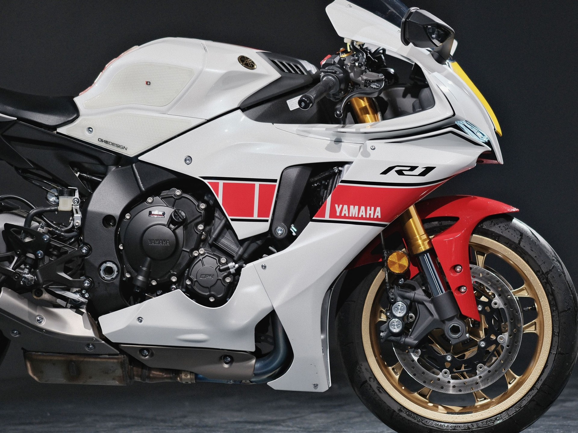 YAMAHA YZF-R1 ABS-image-8