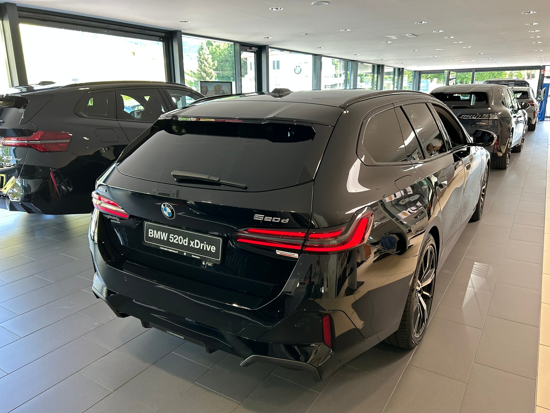 BMW 520d xDrive 48V Touring M Sport Pro Steptronic-image-8